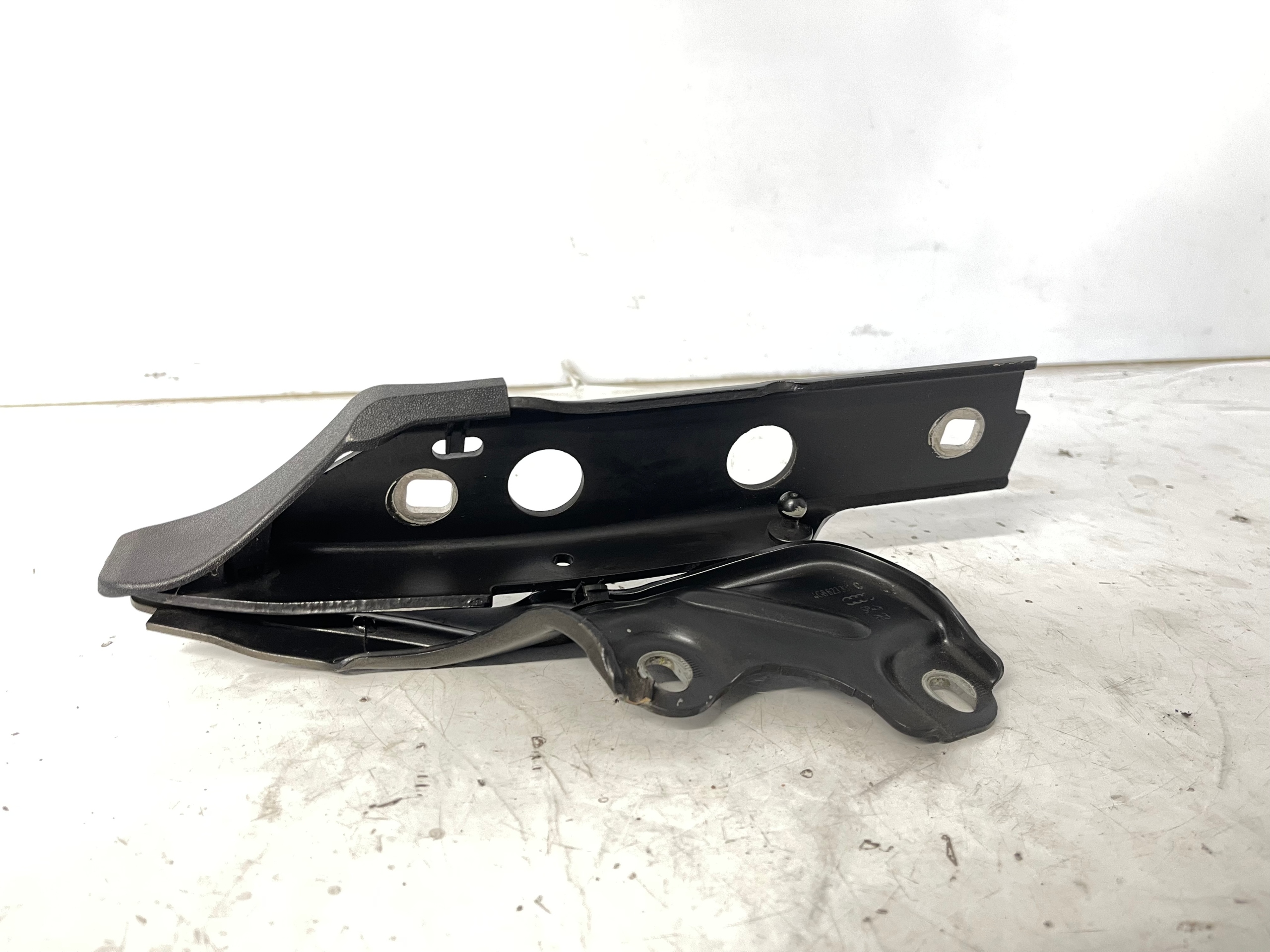AUDI A6 C7 4G hinge bonnets left 4G8823301C