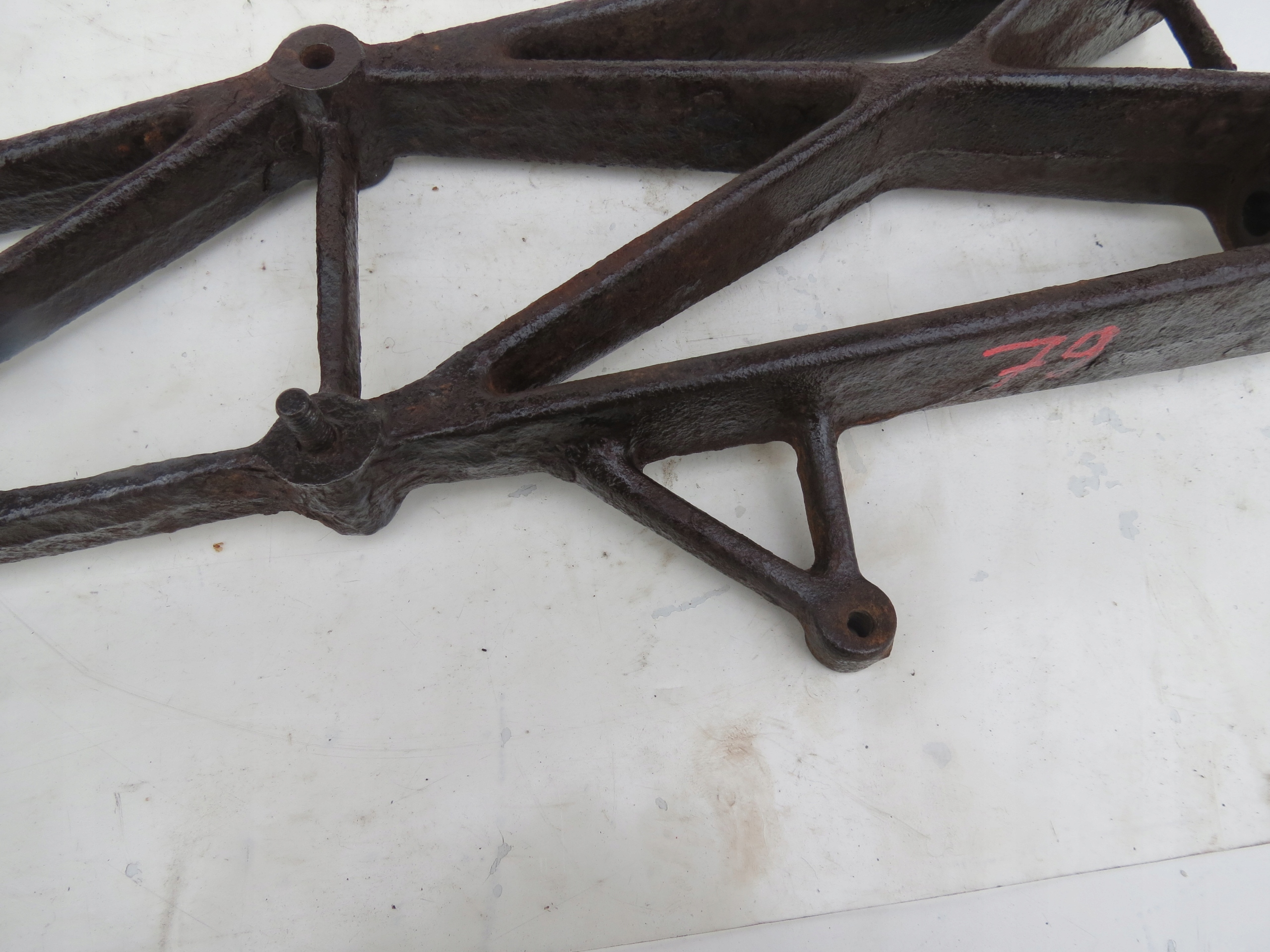 bracket holder console TLUMIKA SCANIA 124 420 R 1378482