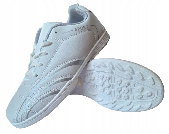 Sportovní boty fotbalové sálovky turfy na venkovní hřiště w-f bílé 40