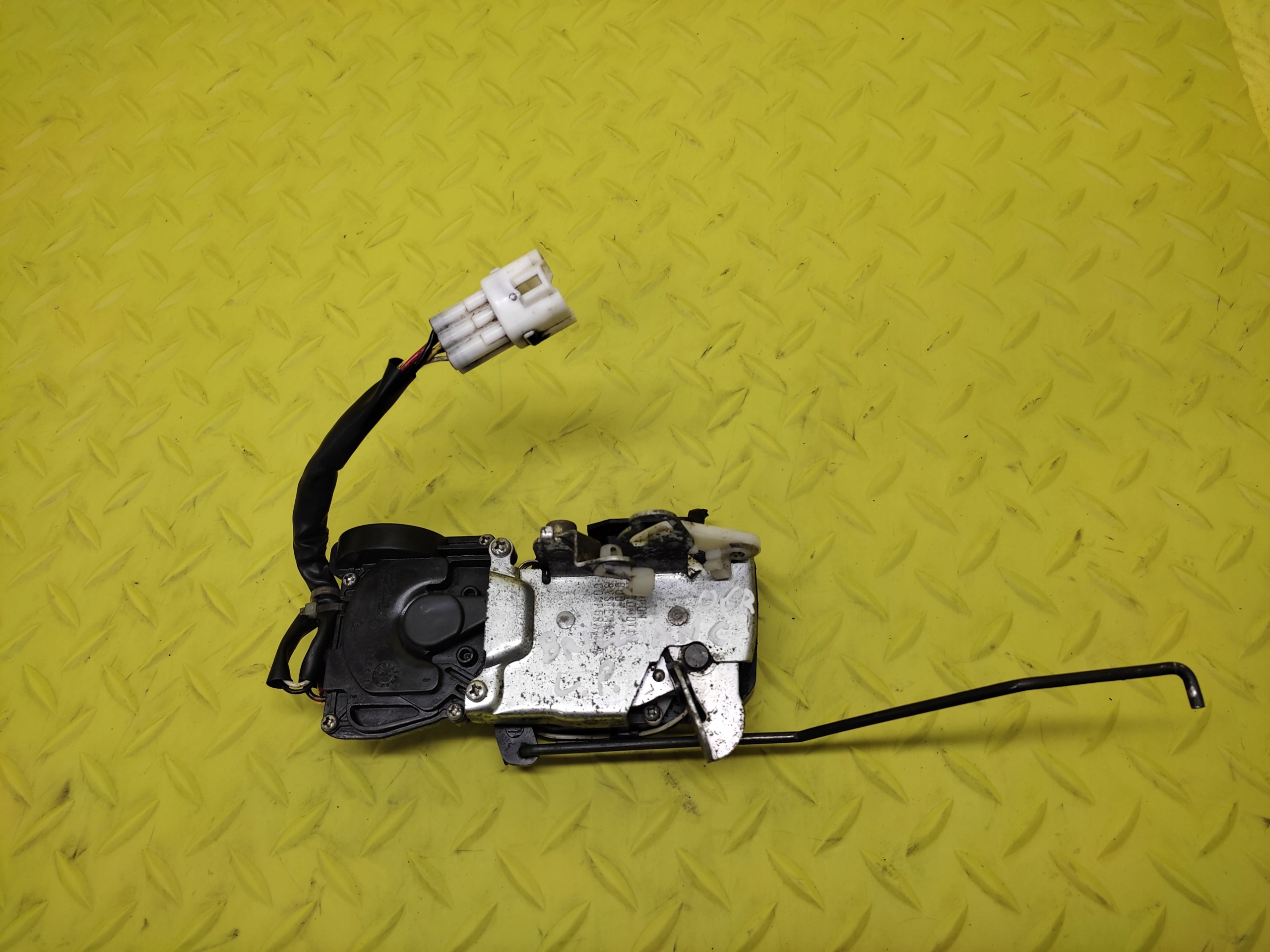 BRILLIANCE BS6 lock door left front