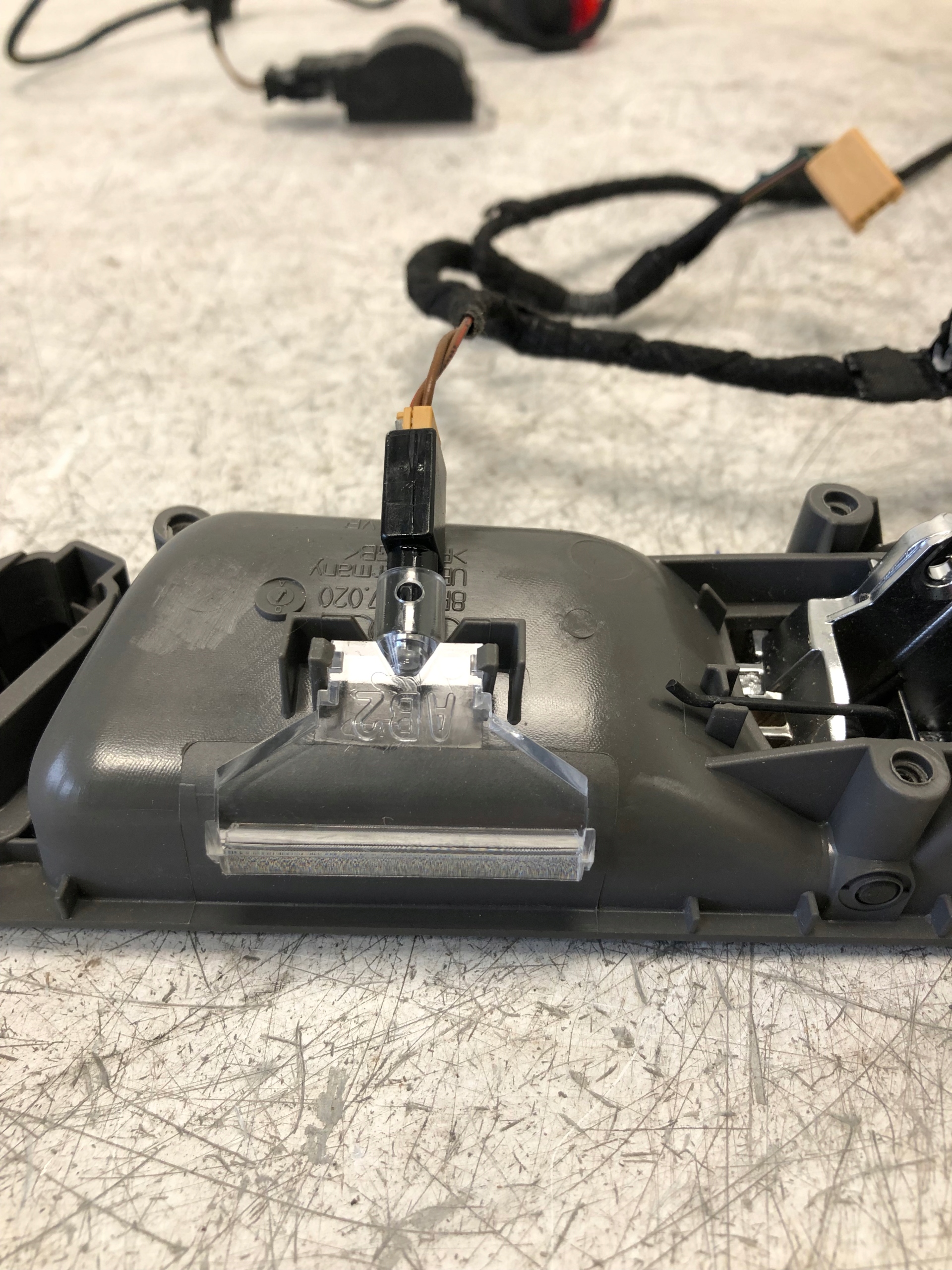 handle inner PODSWIETLENIE right front Q5