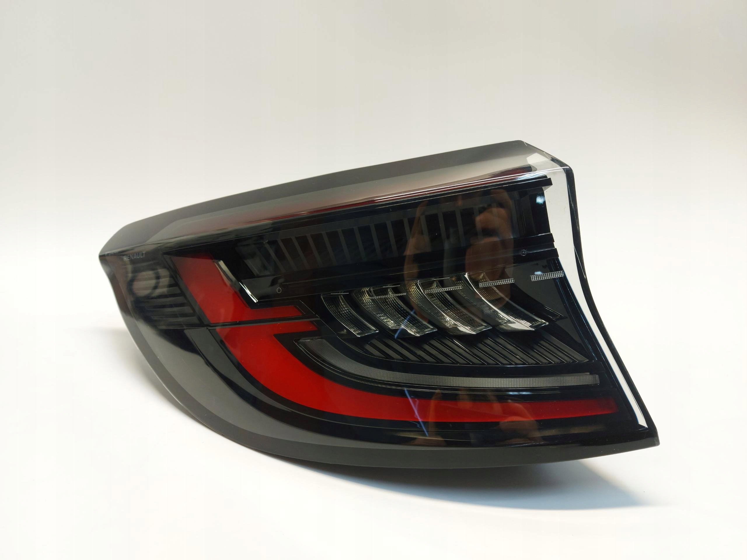 RENAULT Austral E light rear part left fender 265550837R