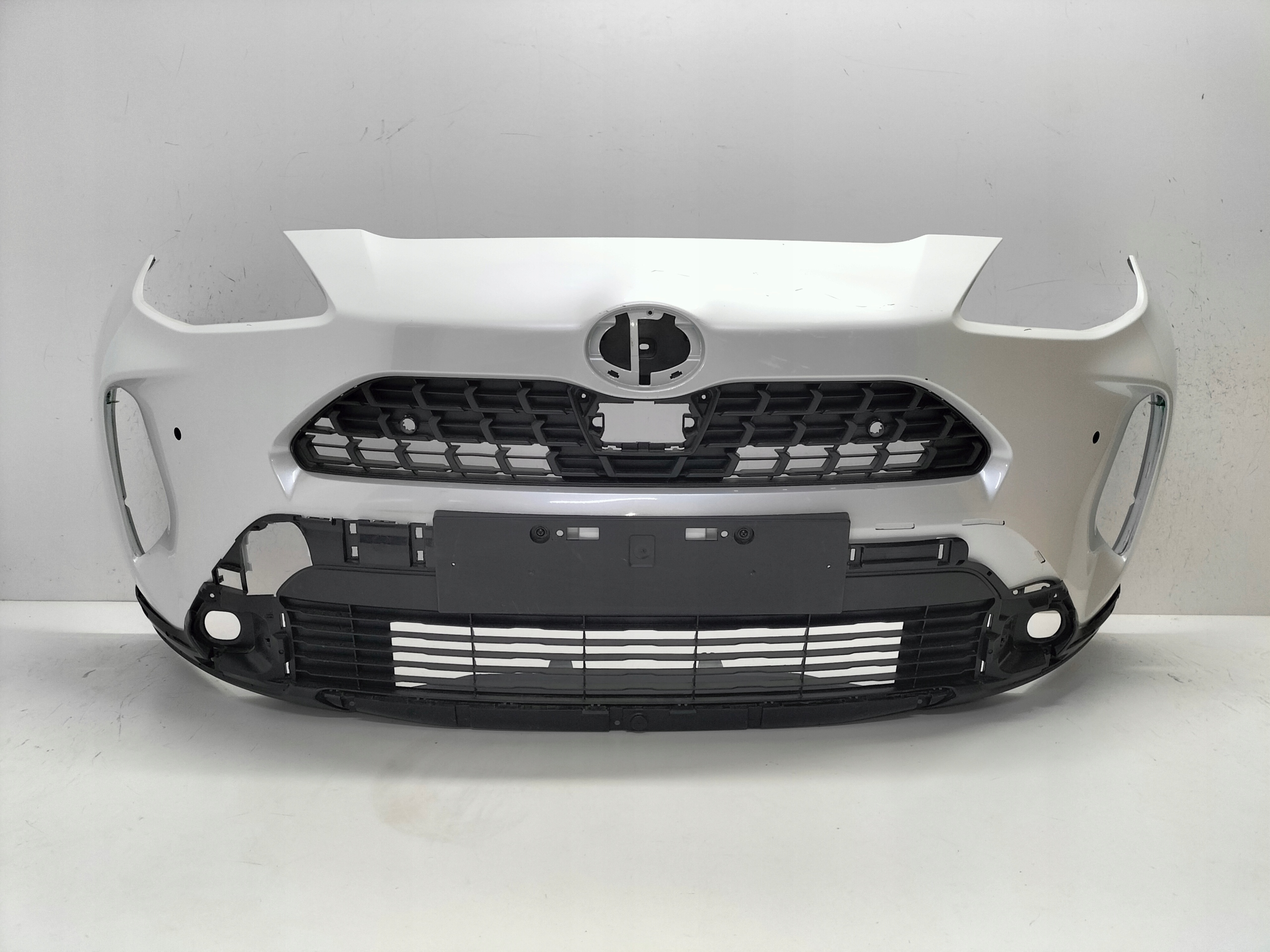 front bumper front TOYOTA YARIS CROSS 20- ADVENTURE