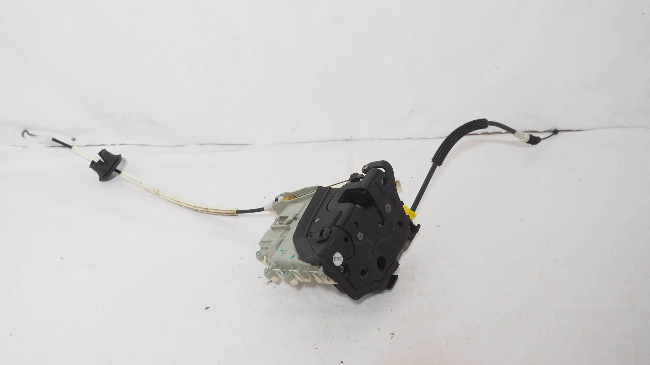 Audi A3 A4 A5 Q5 lock door left rear part 8K0839015C