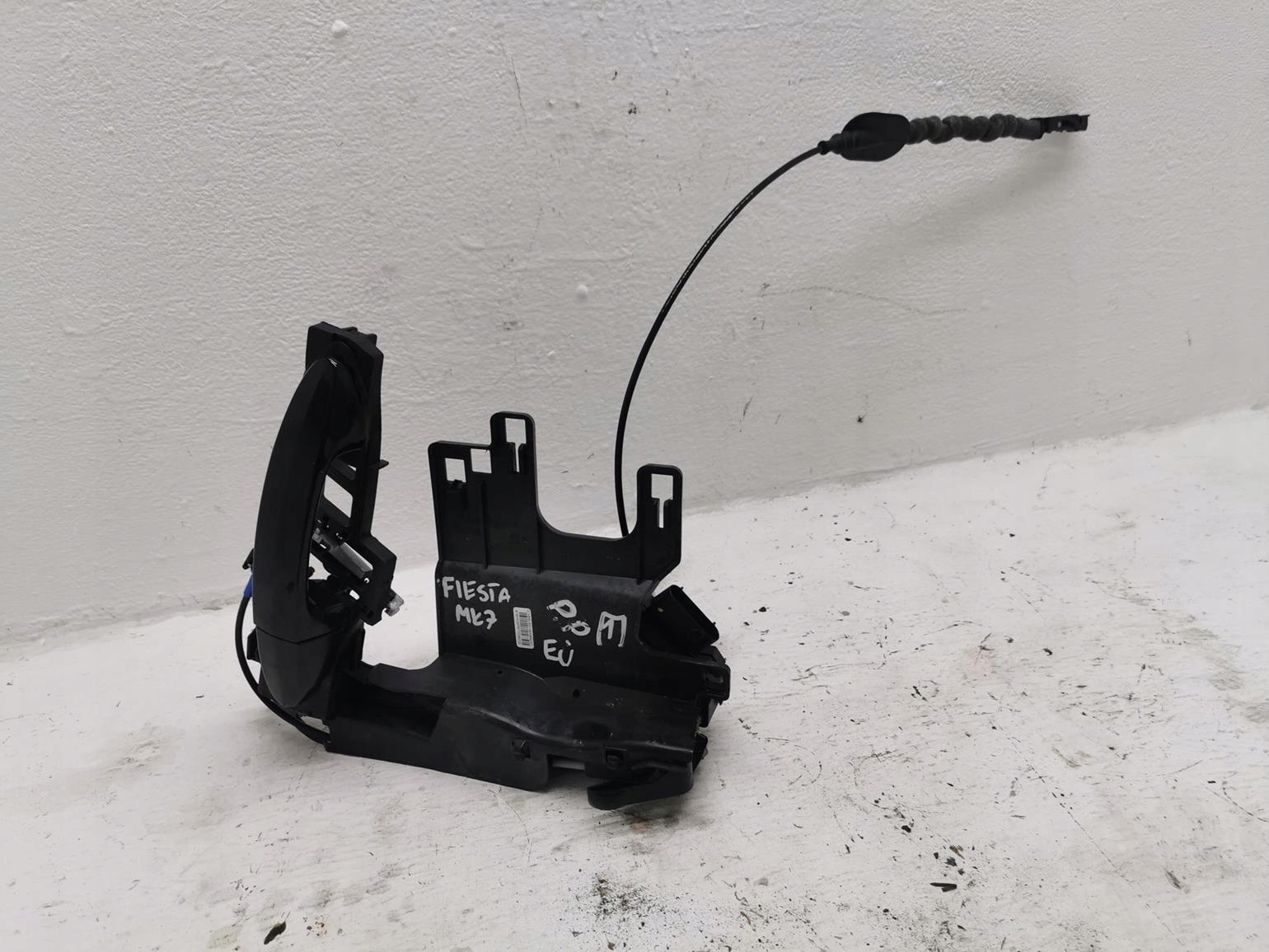 lock handle door right front FORD FIESTA MK7 EU