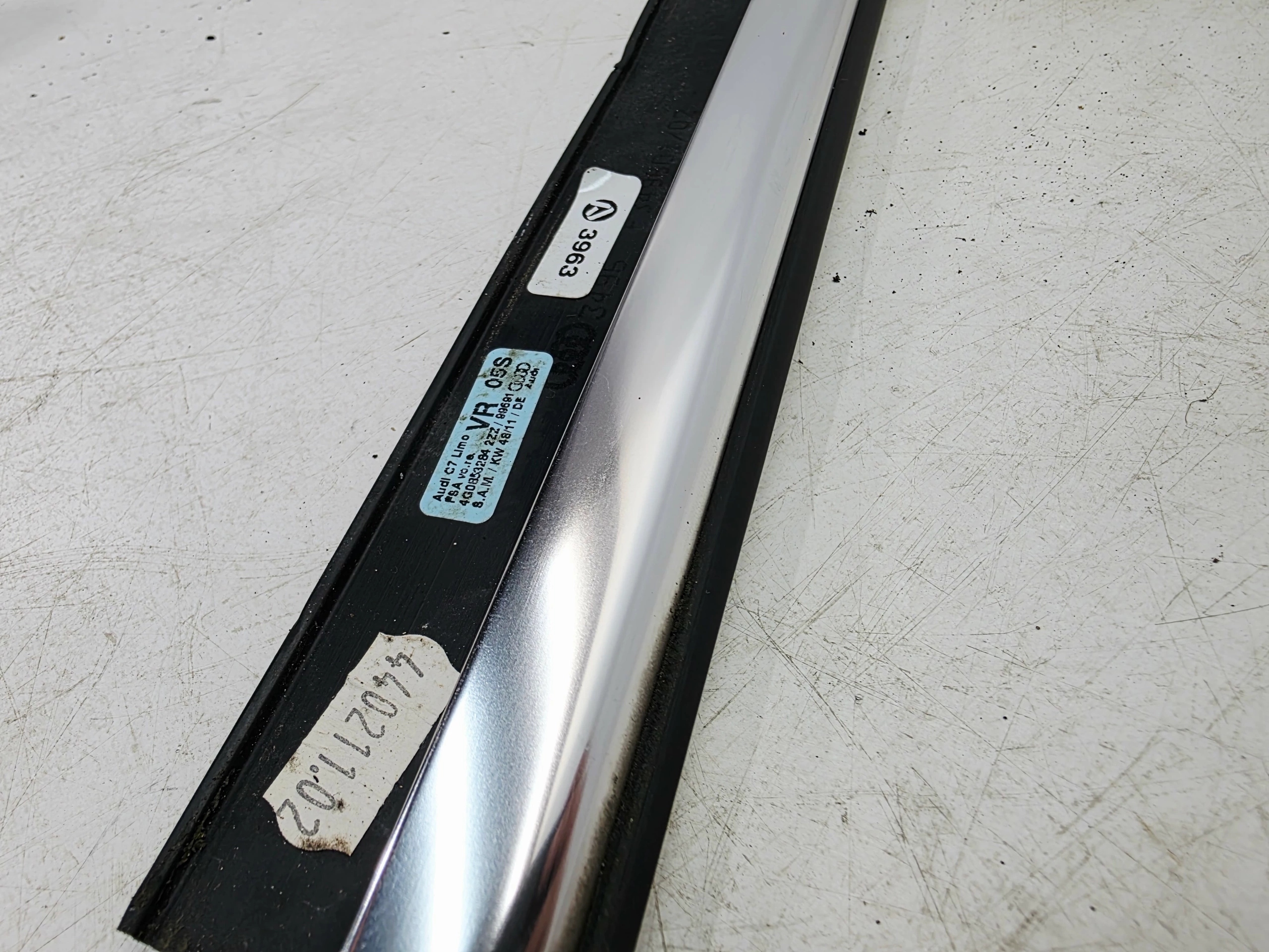 moulding dust SZYBE door right front AUDI A6 C7 4G0853284 2ZZ CHROM