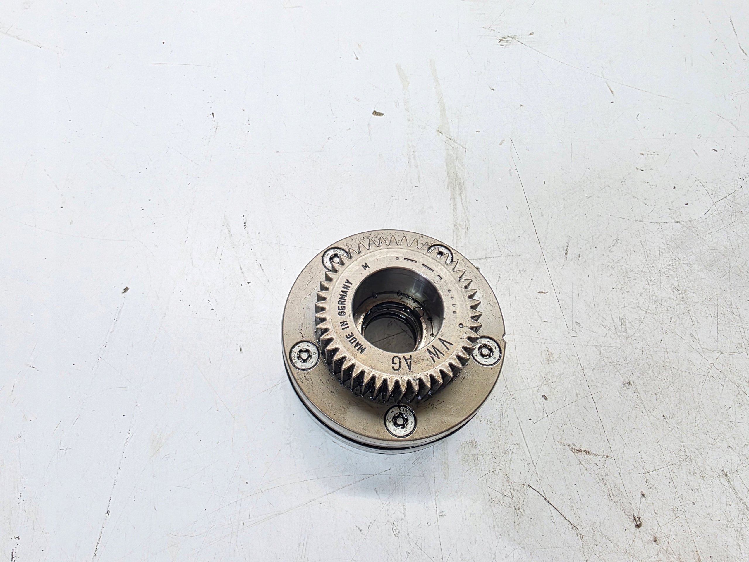 WARIATOR Régulateur WALKA de la distribution AUDI VOLKSWAGEN SEAT SKADA 04L109088