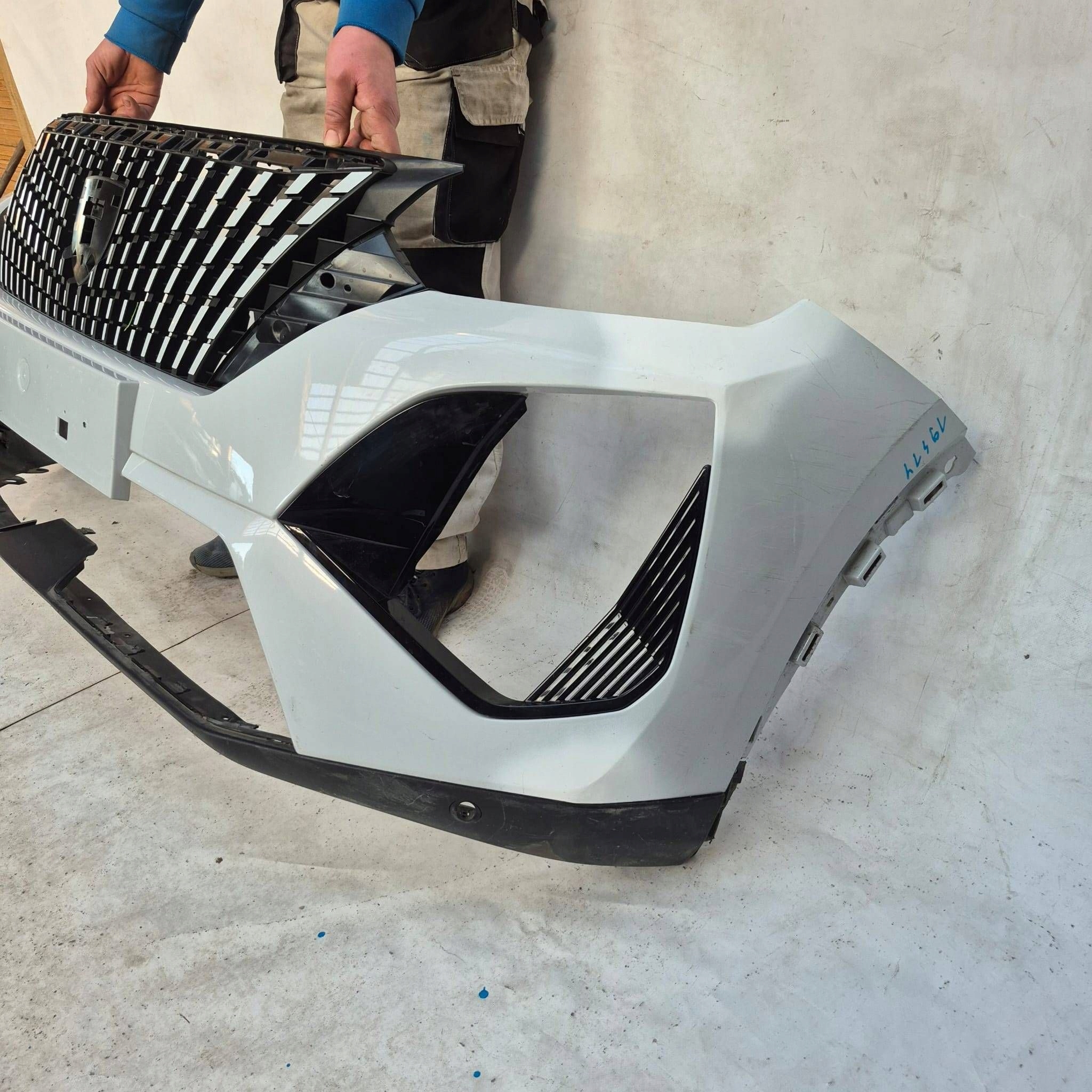 PEUGEOT 2008 II 2 LIFT 23- bumper front front PDC