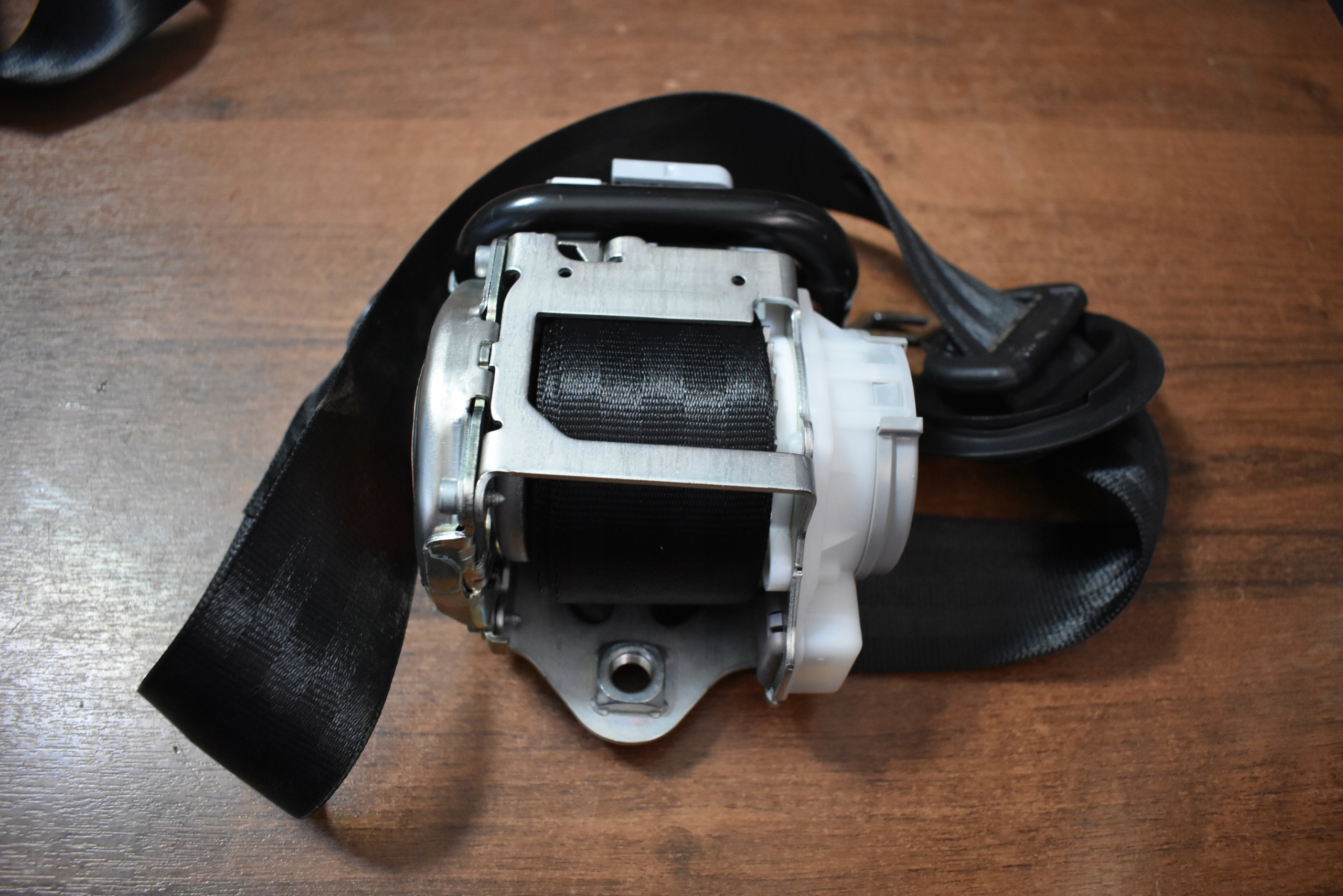 IDEALNY GURTEN SPANNER VORNE LINKS PORSCHE CAYENNE 9Y 1