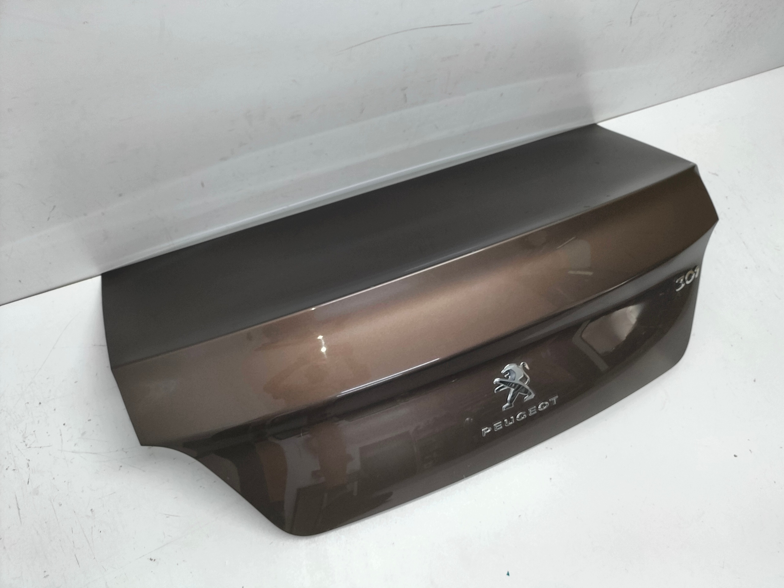 boot doors boot rear part PEUGEOT 301 13- oznaki korozji