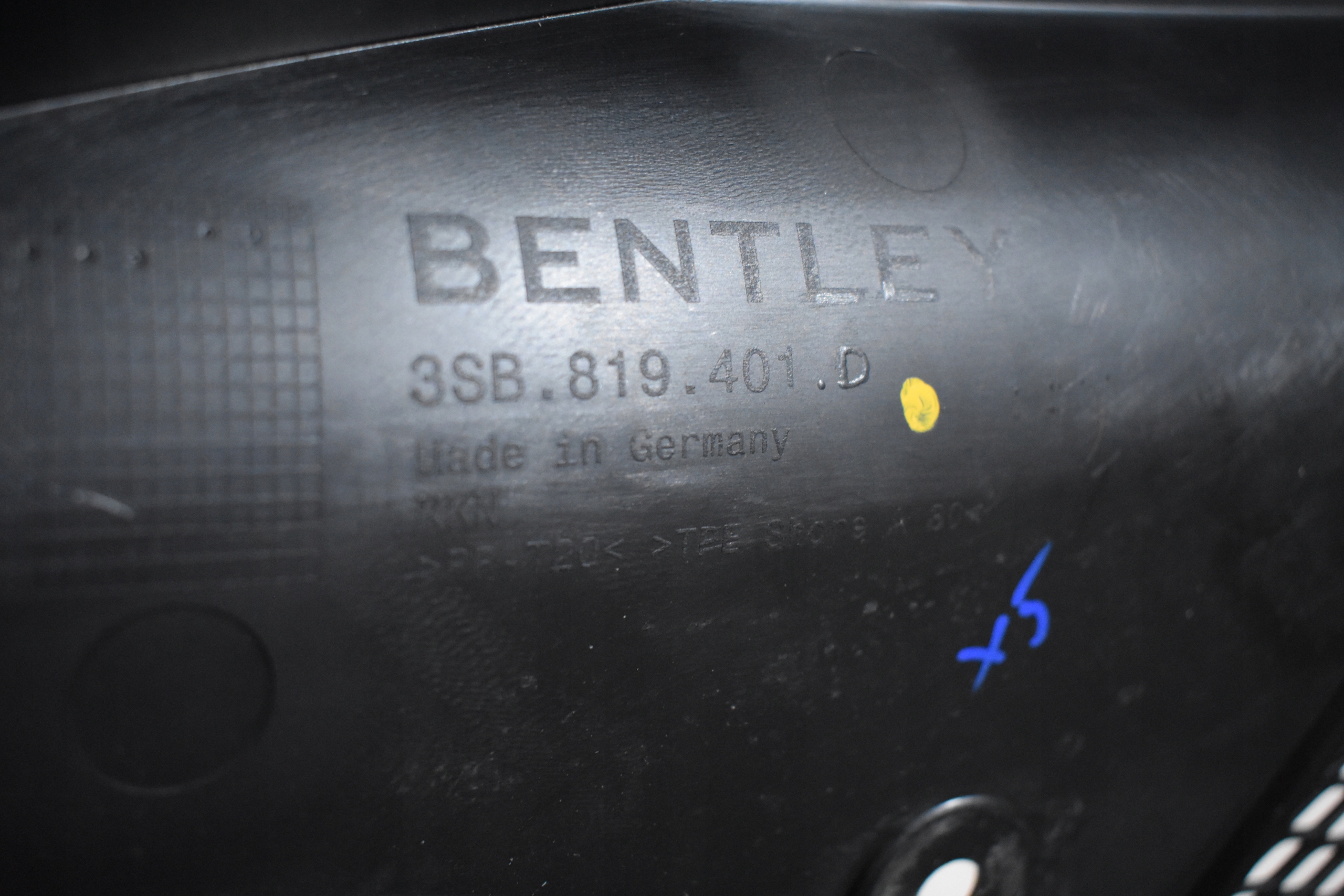 IDEALNE PODSZYBIE BENTLEY GT GTC 3SD 1 Numer katalogowy części 3SB819401 3SB819401D