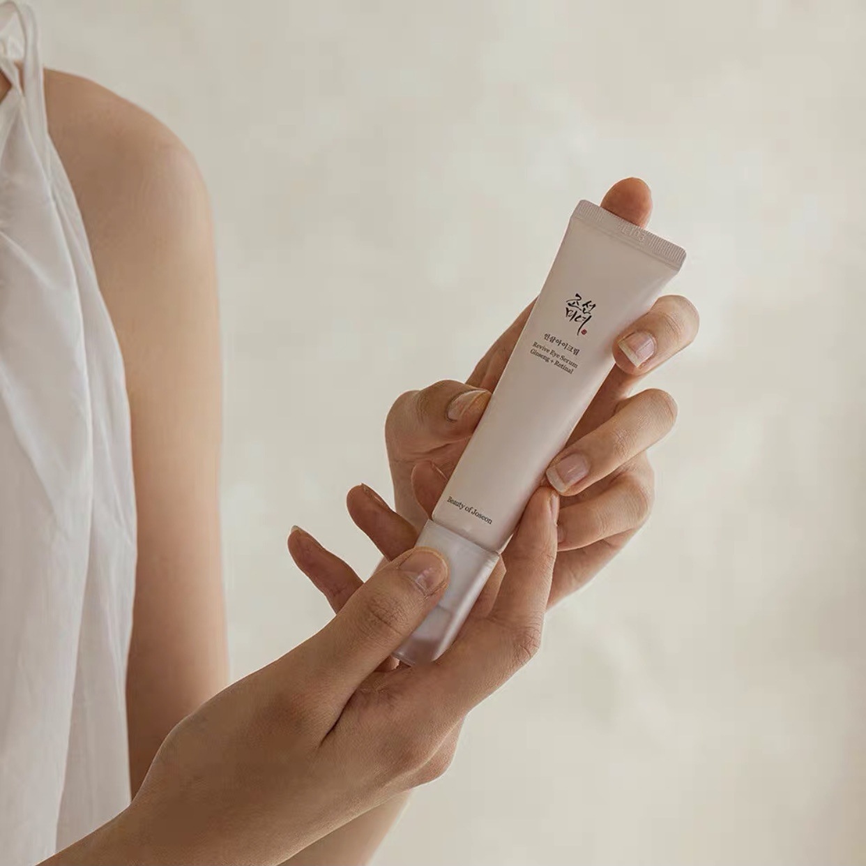 Beauty of Joseon Revive Eye Serum : Ginseng + Retinal 30 ml - Przeciwstarzeniowe serum pod oczy — 9