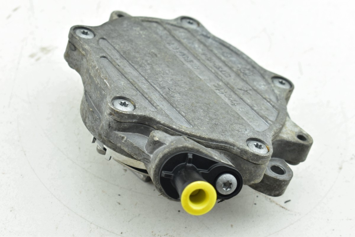 pump Vacum BMW E81 E82 E88 E84 E83 E85 E46 E90 1.6 1.8 2.0 B 7635656-02
