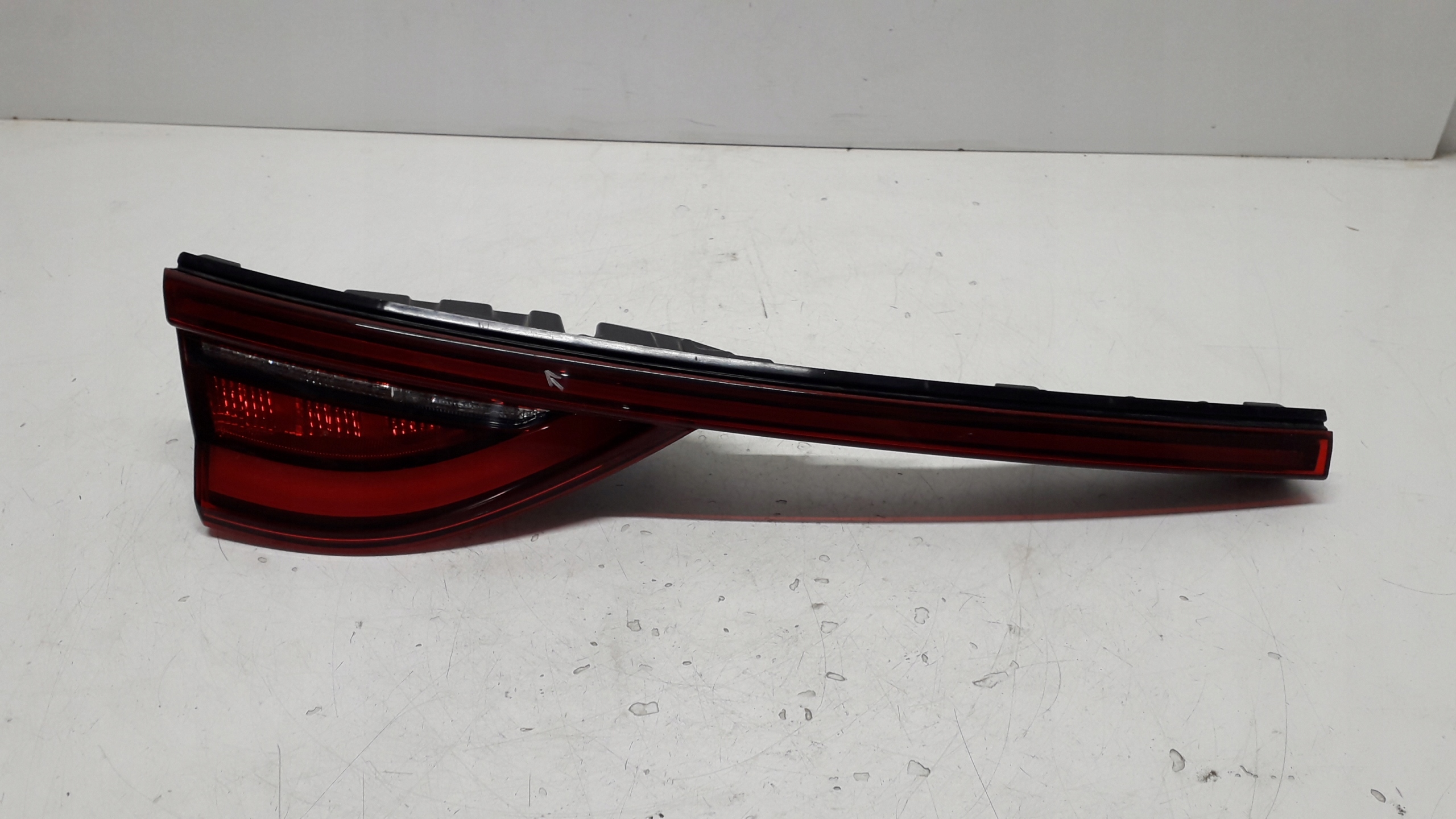 KIA PROCEED III 18- LAMPA LEWA TYLNA W KLAPĘ LED