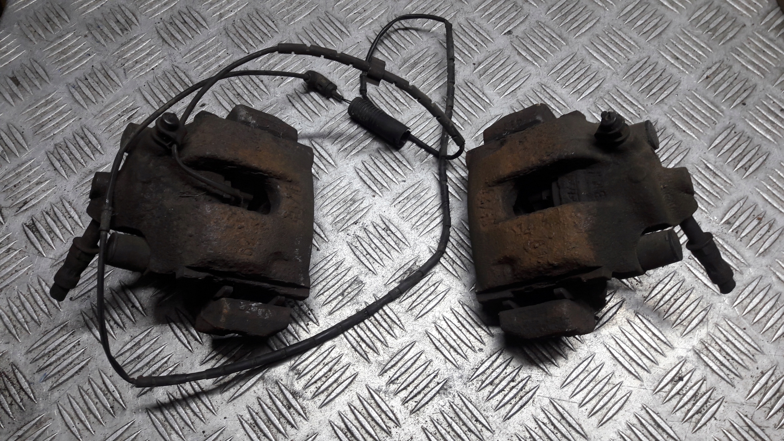 BMW E46 Bremssattel Bremse Sattel Brems- heck links oder rechts N42 1.8 40/10