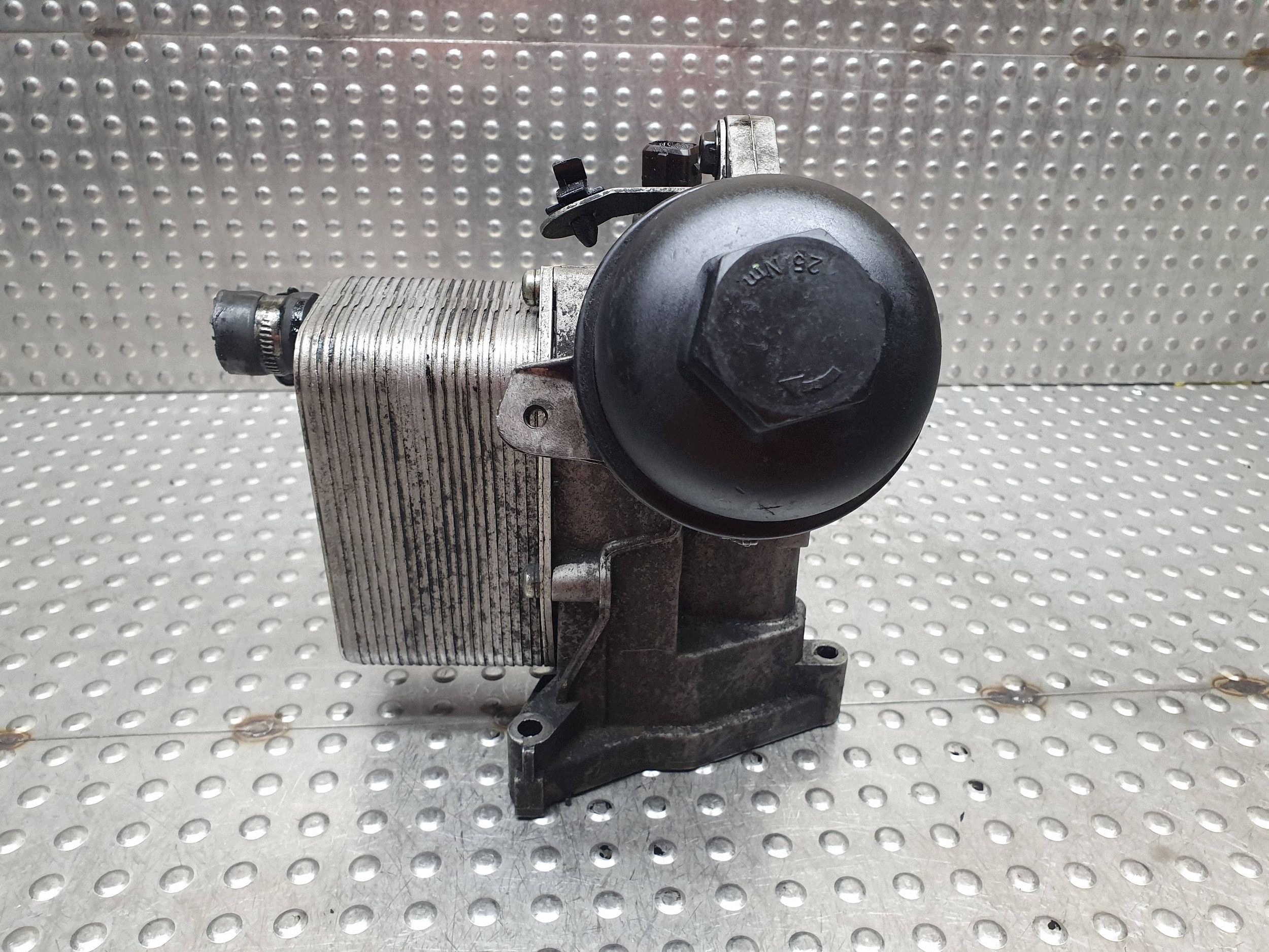 Ölfiltergehäuse Kühler 2247204 BMW E39 E46 E53 3,0D