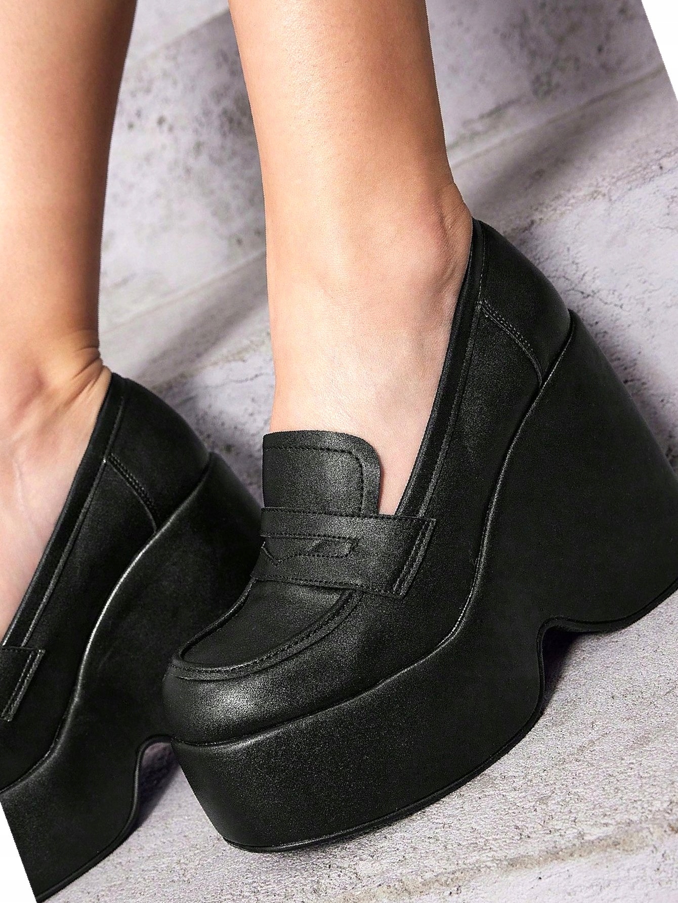 Černé kožené mokasíny na klínku Eur Slip-on 36.5
