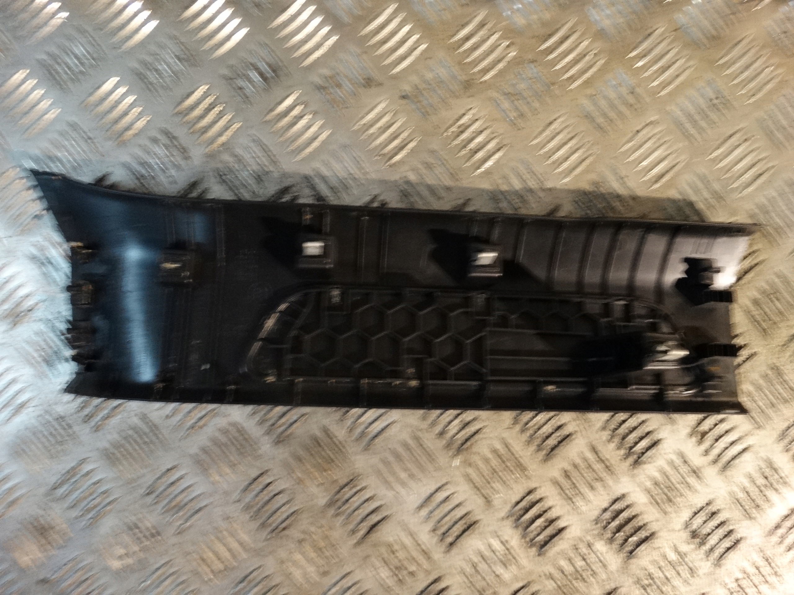 moulding cap of the threshold left PORSCHE PANAMERA 971 1