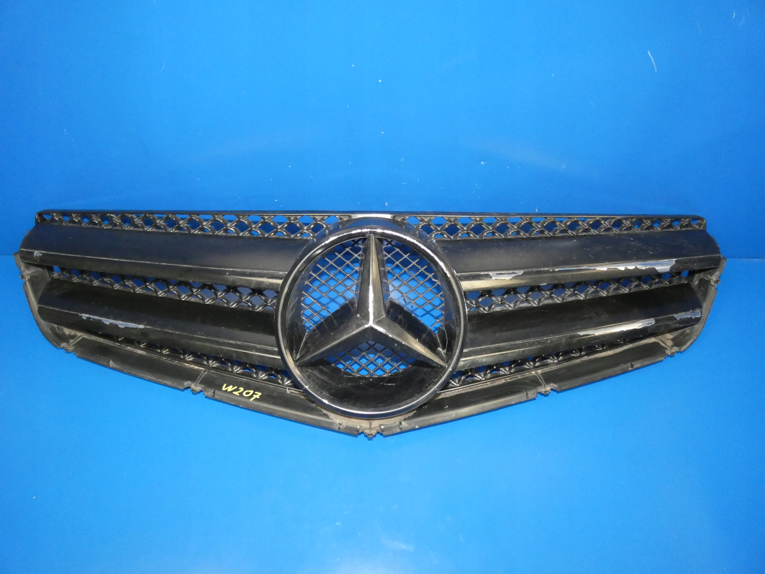 MERCEDES E W207 Grill Grill der Stoßstange