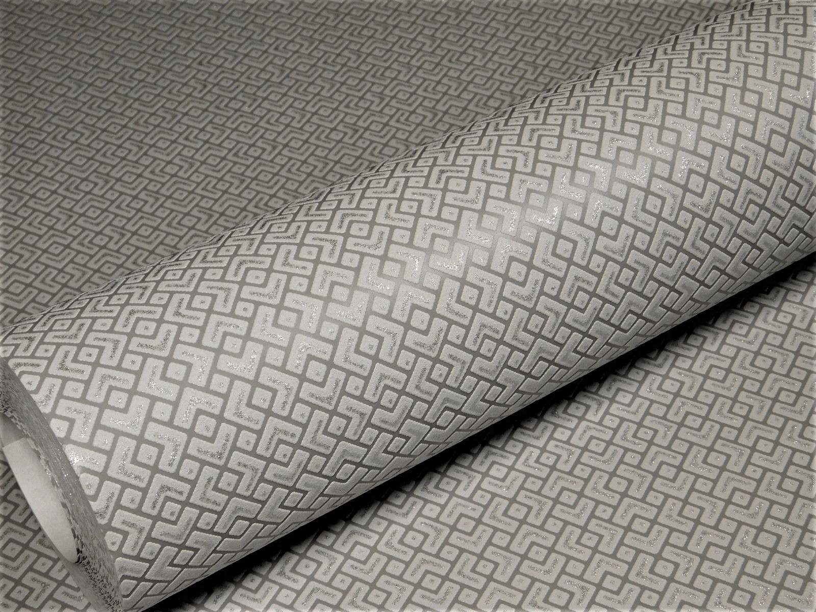 TAPETA GRUBA Z BROKATEM SZARA - TAUPE TAPETY FLIZELINA Marka AS Creation