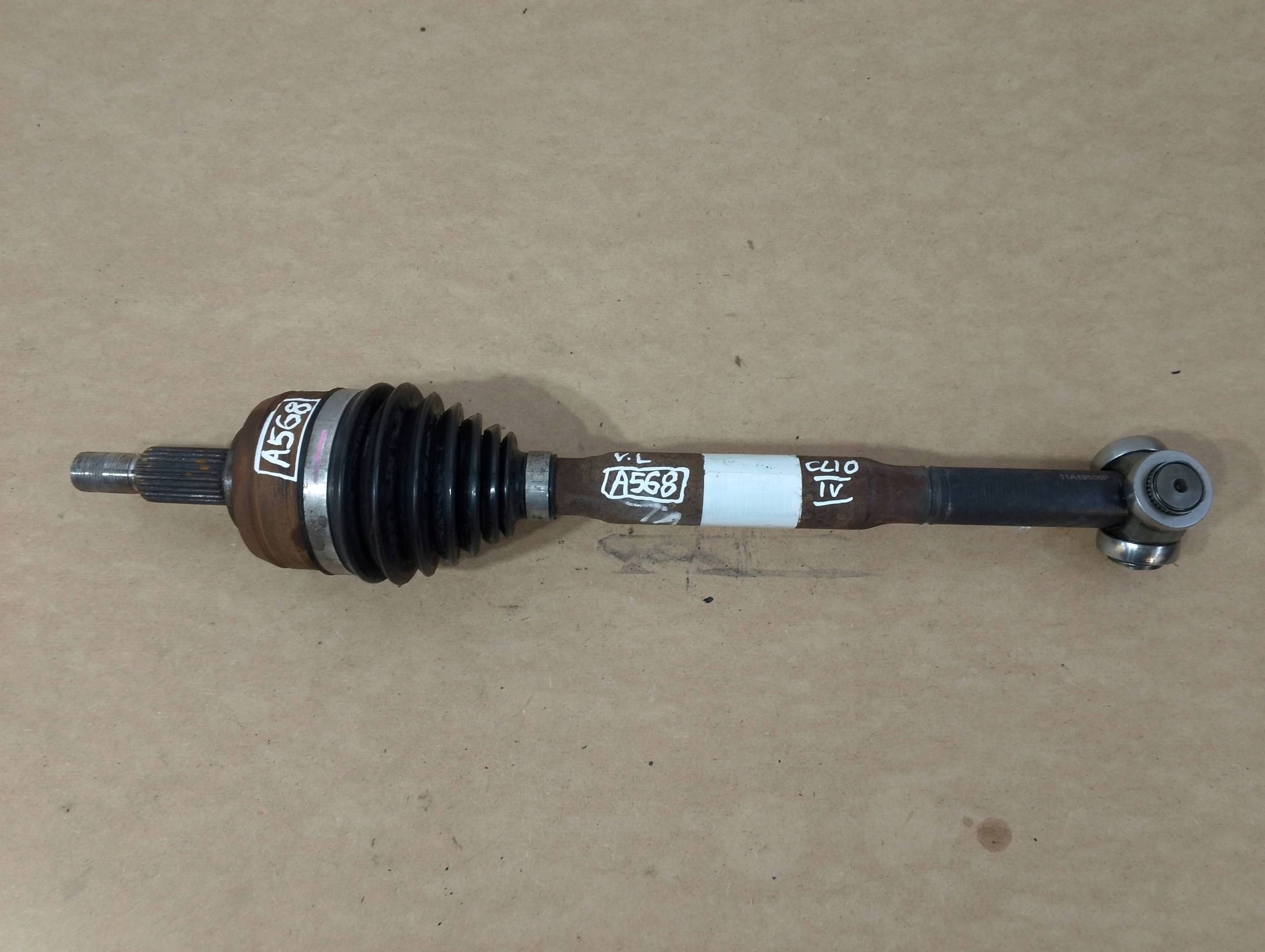 Renault Clio IV 1,5DCI Automat semi-axis front left 391018401R (A568)
