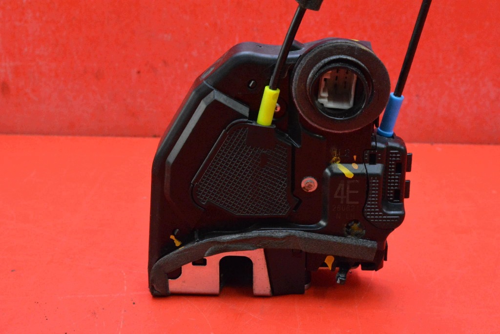 lock door left rear part rear EU TOYOTA COROLLA E21 sedan 18-25