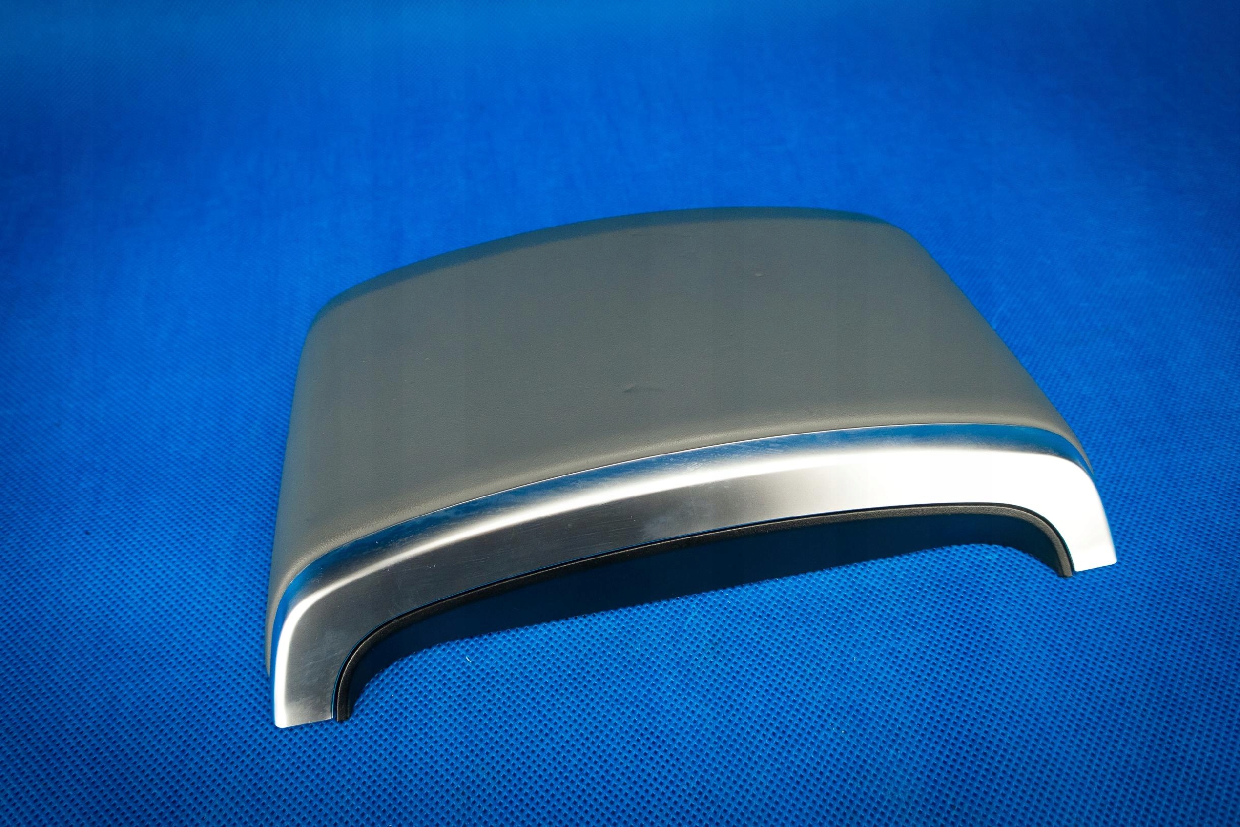cap podlokietnika Audi Q8 SQ8 4M 4M8863915A