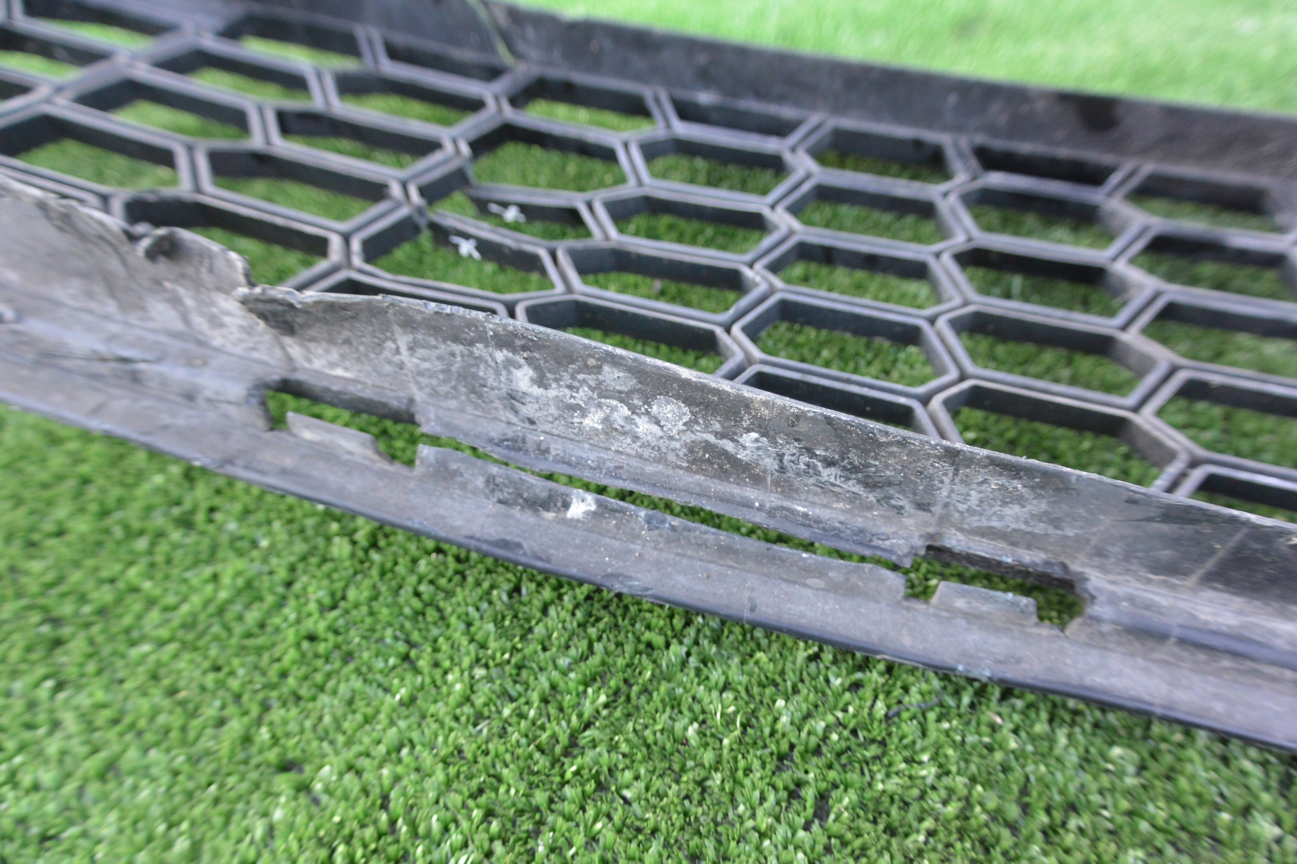 grid of a bumper central lower front BMW X5M F85