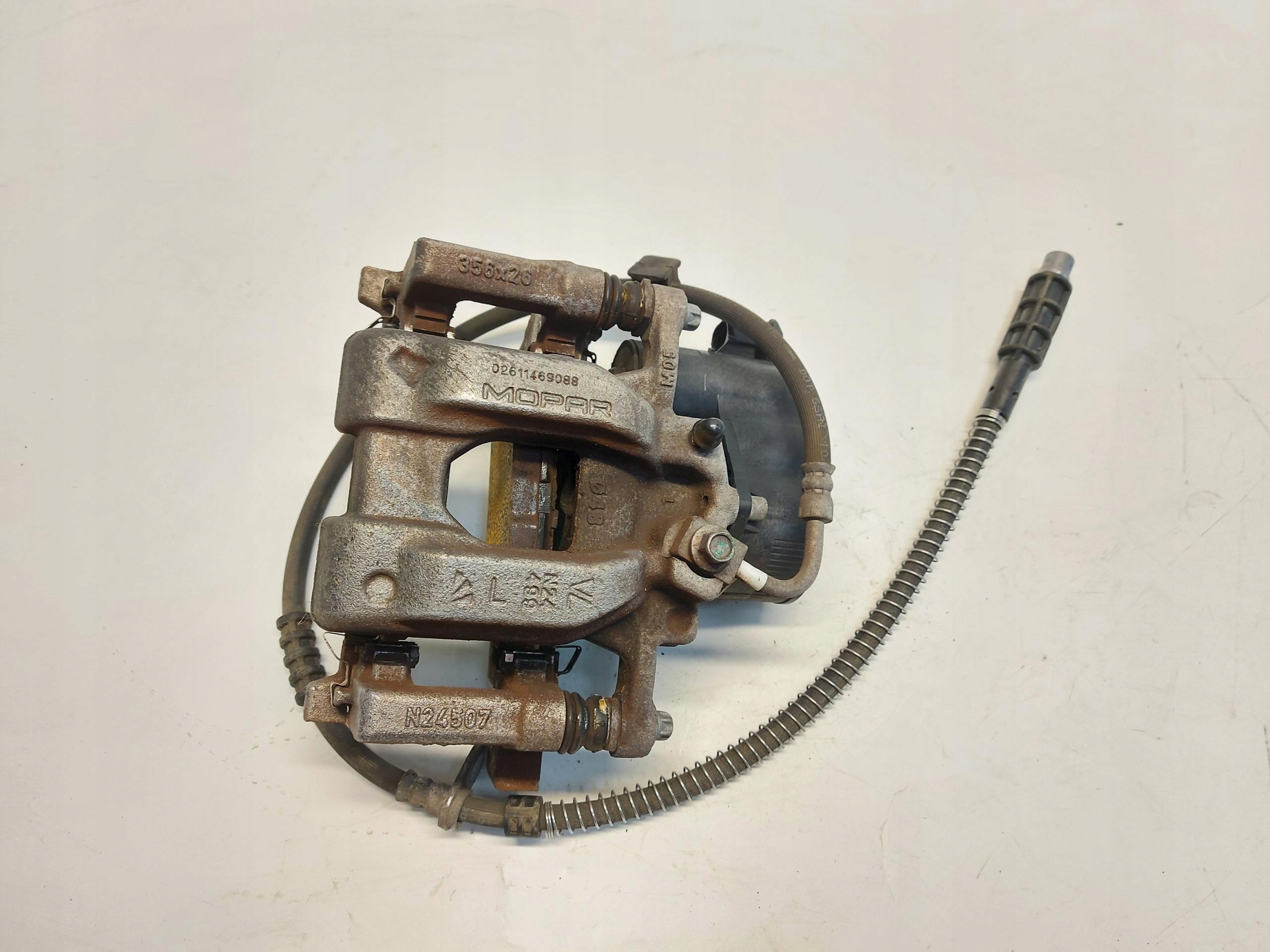 Peugeot 3008 III E3008 caliper brake left rear part jarzmo electrical