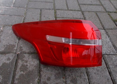 FORD FOCUS MK3 LIFT 14- KOMBI LAMPA TYLNA LEWA LED