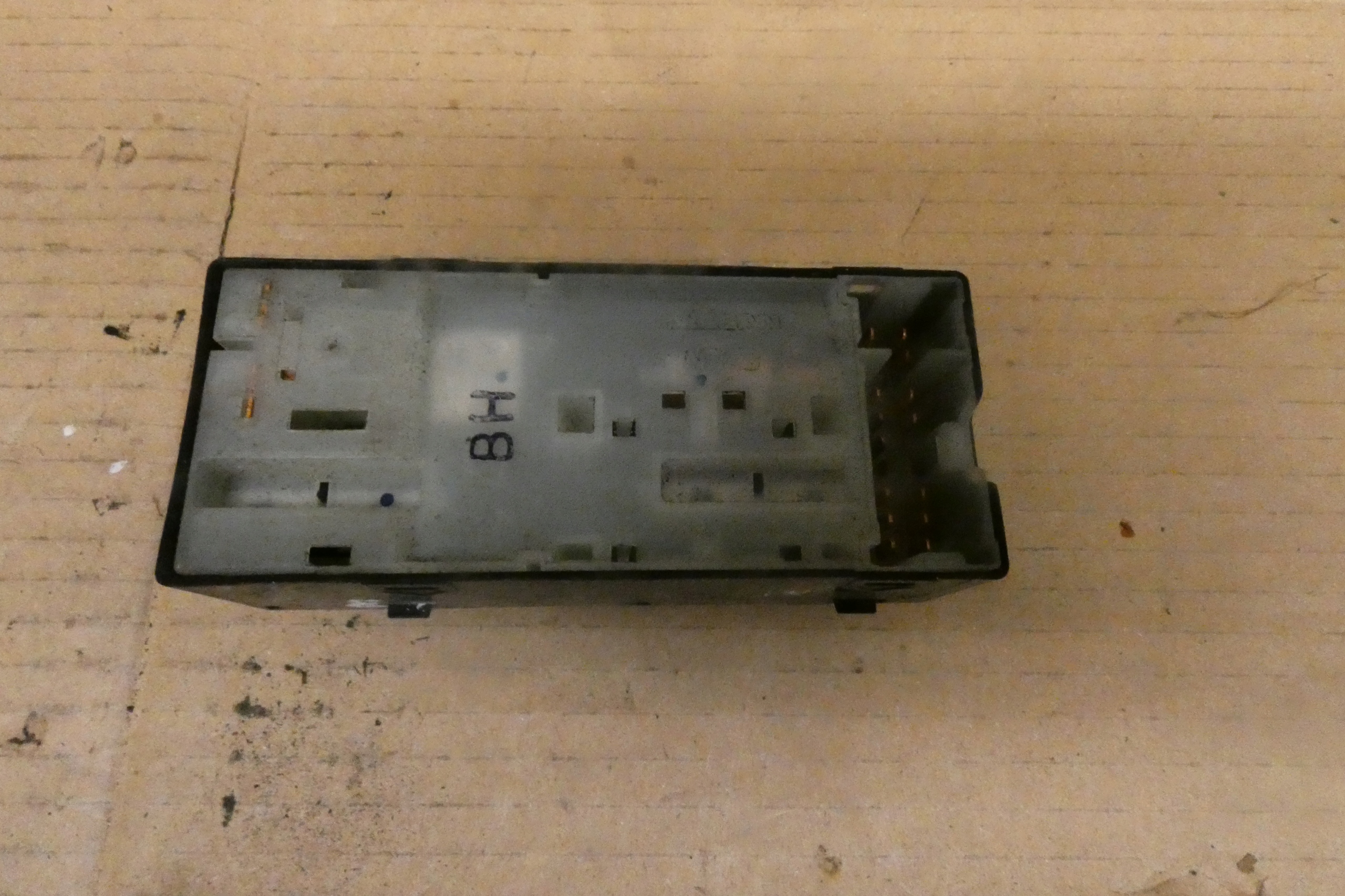 window control switch NISSAN MICRA K13 2010-2017 ROK
