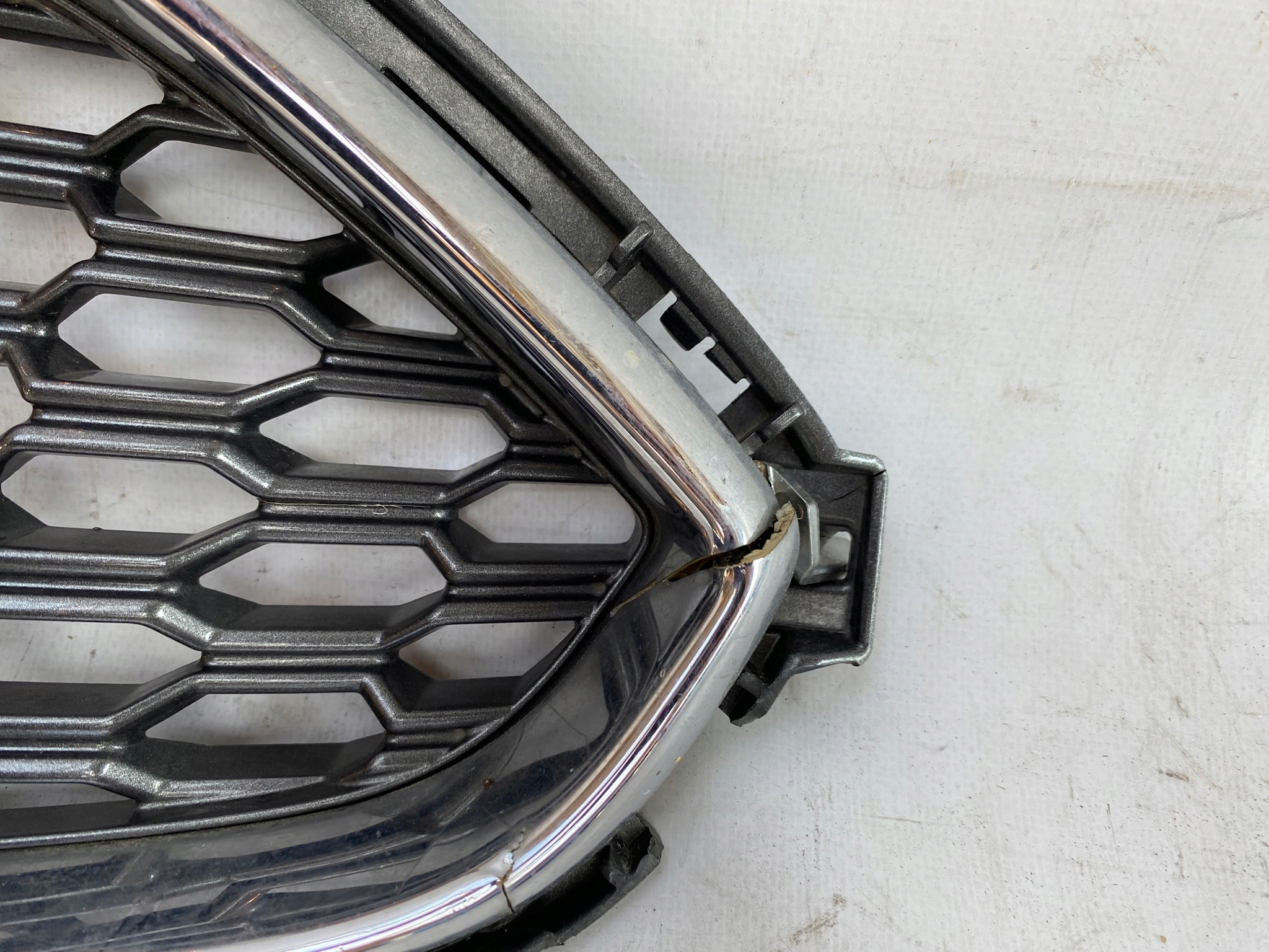 FORD S-MAX II MK2 VIGNALE 15- grill grille radiator GM2B-8200