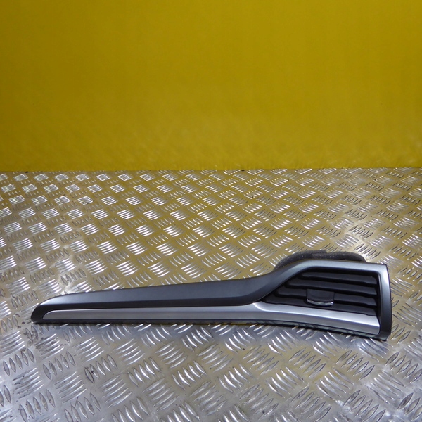 DS73-F04338-R - Ford MONDEO MK5 панель декора консоли DS73-F04338