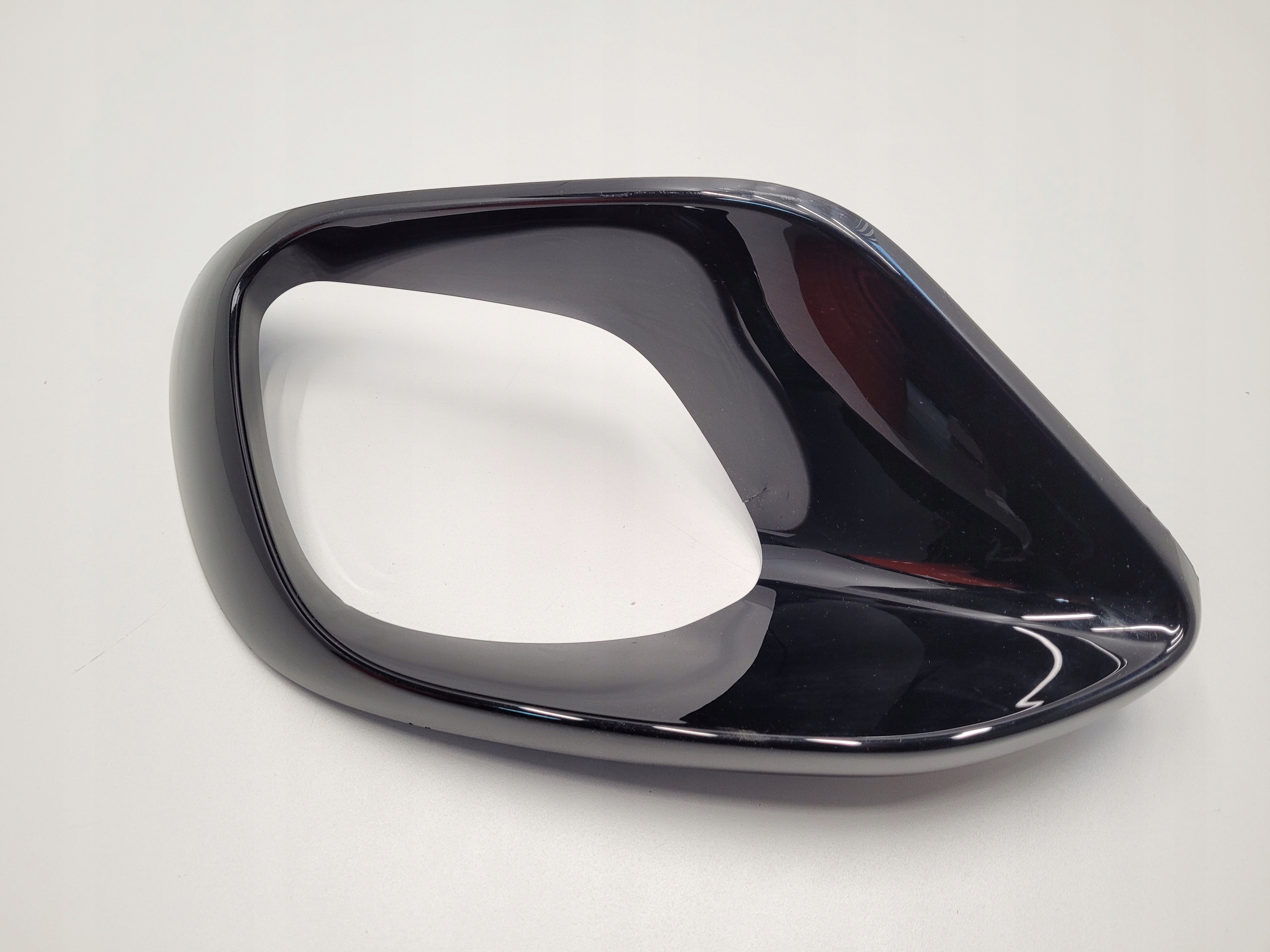 A1188856902 - Mercedes 118 CLA AMG крышка бампера передняя левая