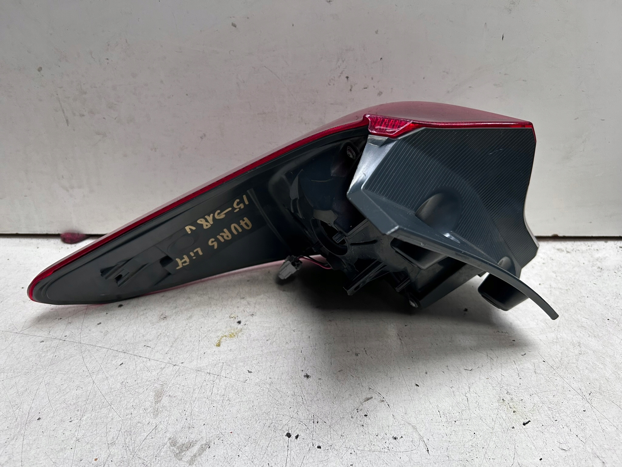 Lampa tył prawy Toyota Auris 2 lift Stan opakowania zastępcze