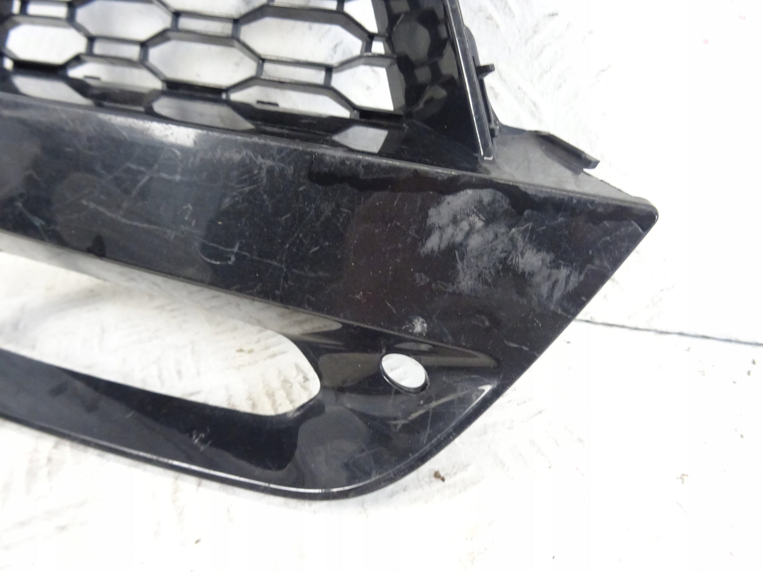 grid of a bumper front front left BMW X3 G01 m-packet 8091909