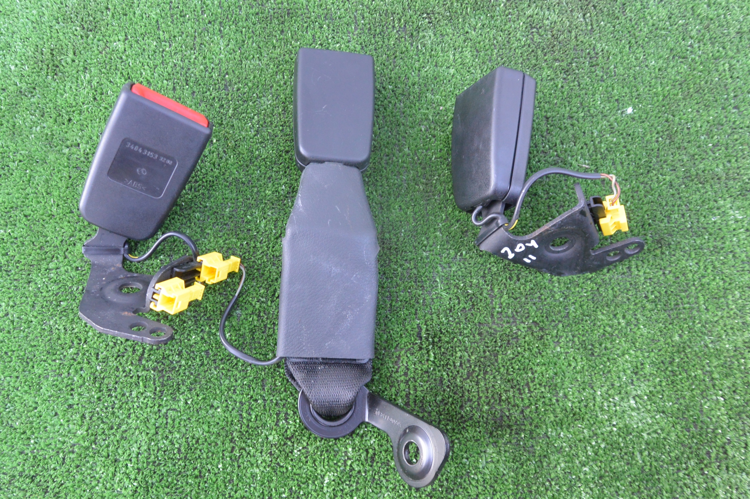 A2048602569 - Пряжка ременя безпеки задня KPL MERCEDES W204