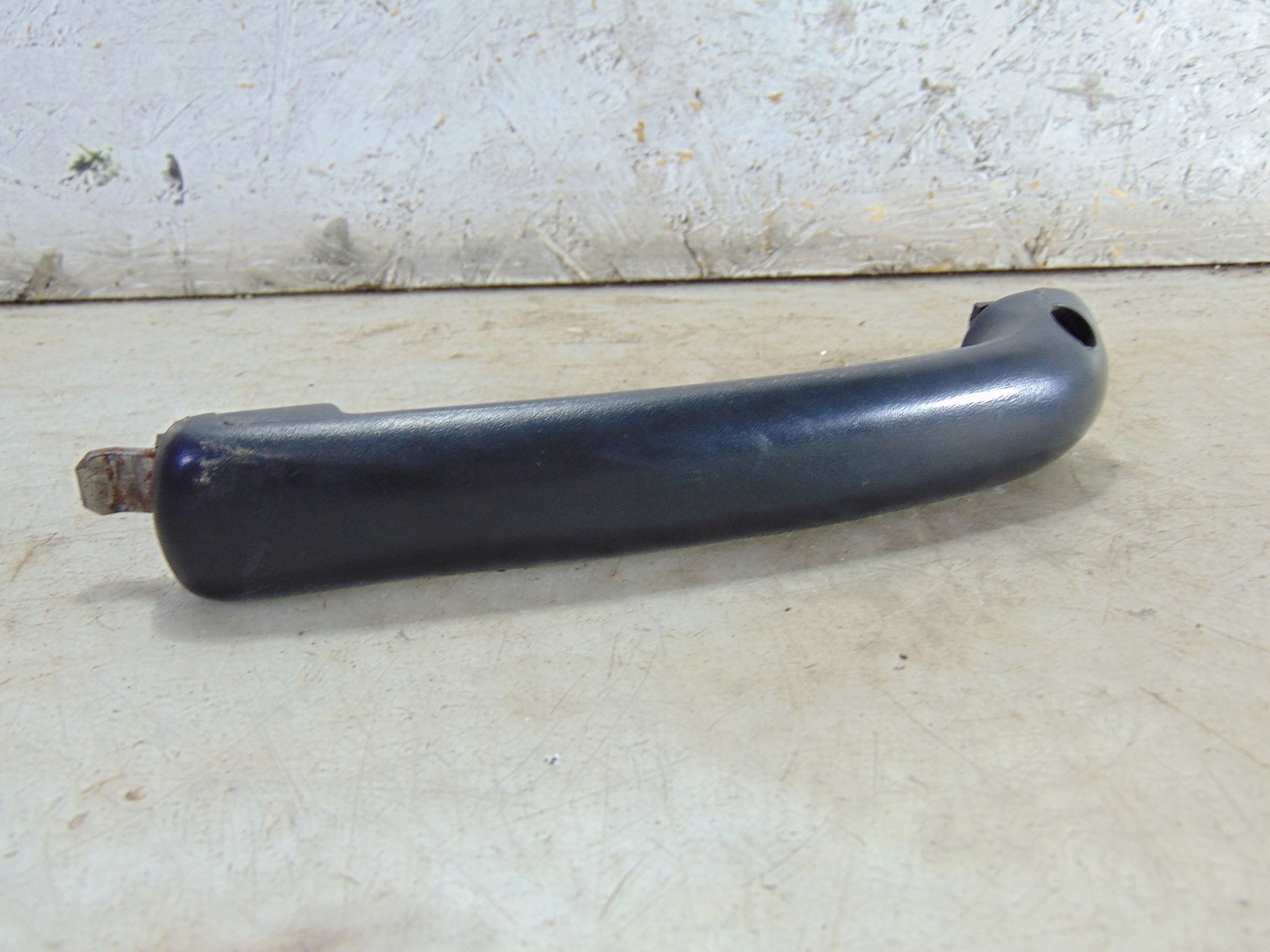 РУЧКА ПРАВОЙ ДВЕРИ NISSAN ATLEON 06-13