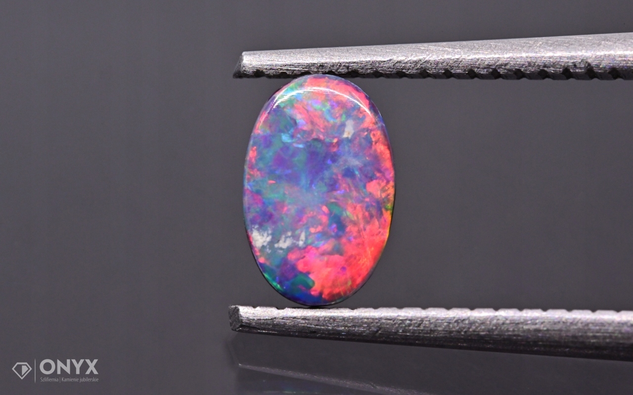 Opal Australská mělká konvexní dublet ovál 6x4 m