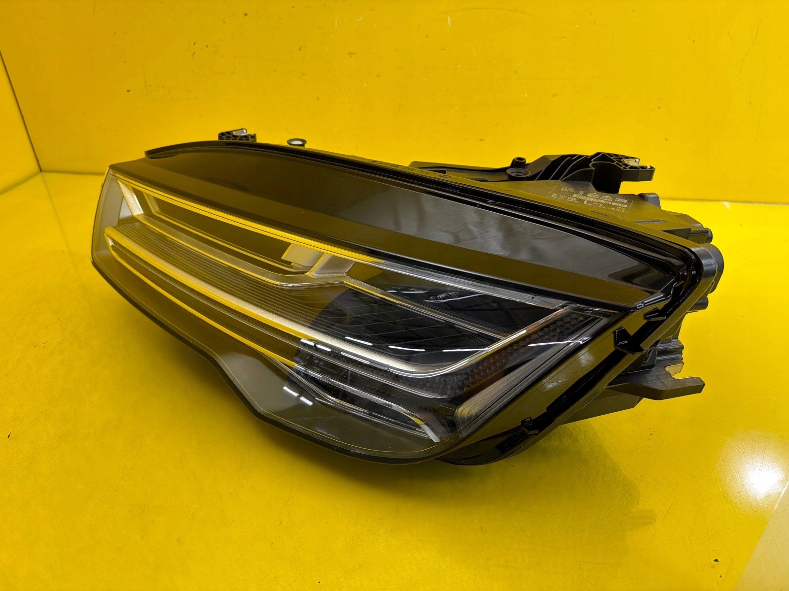 light left front Audi A7 C7 Lift Matrix 4G8941035