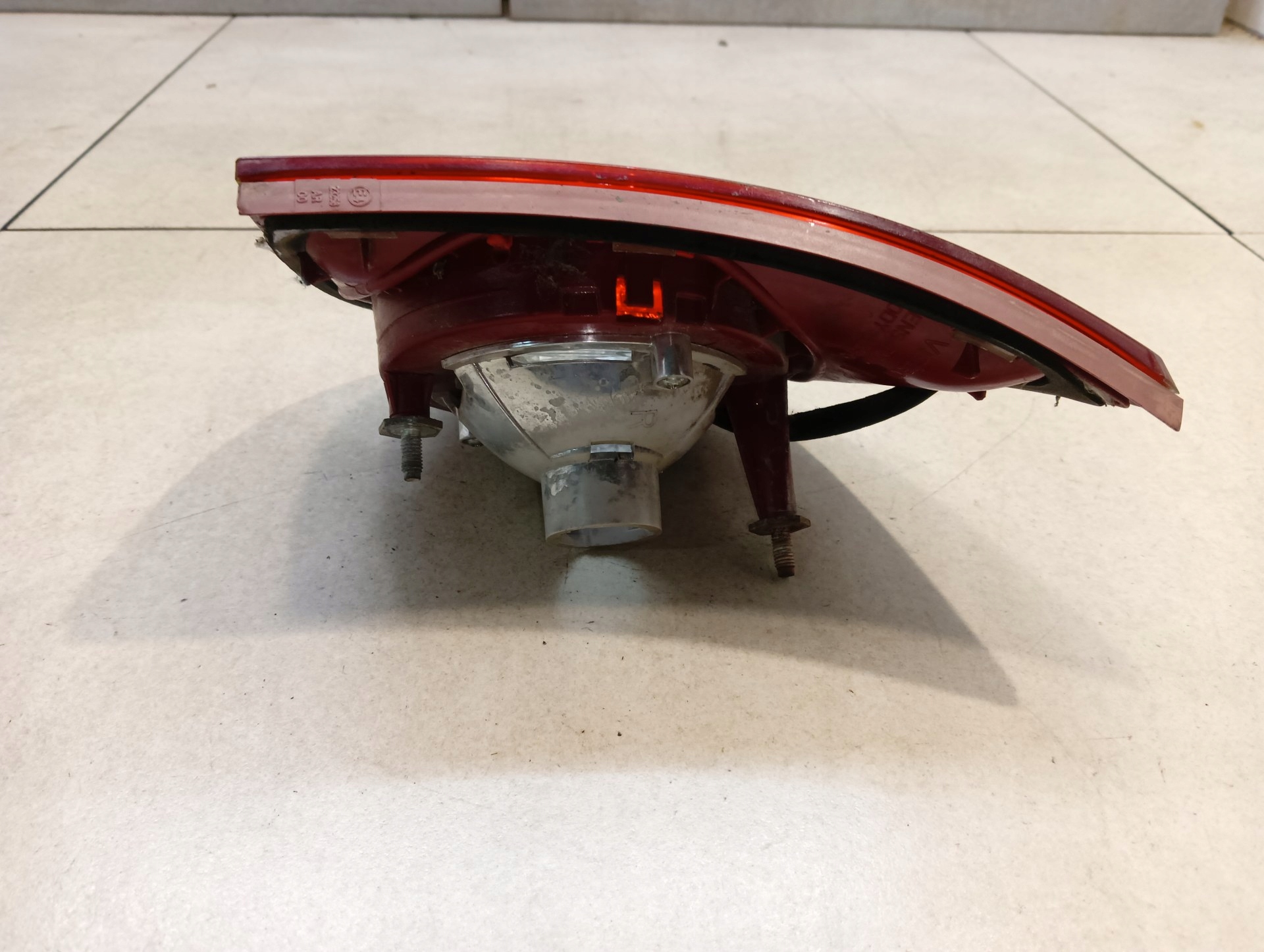 light right rear to the bonnet VW GOLF V 1K6945094J