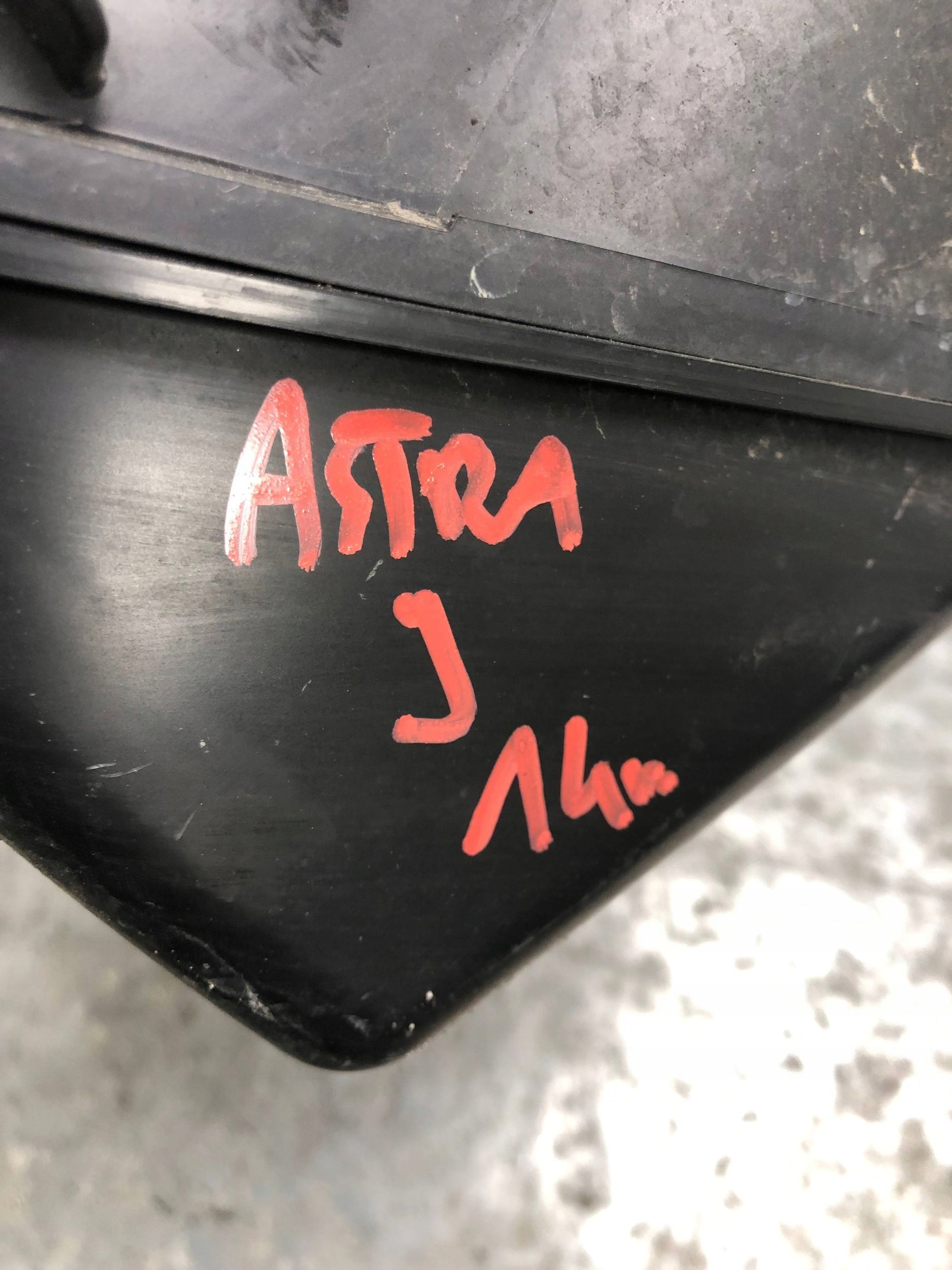 REZONATOR air OPEL ASTRA J 13337770