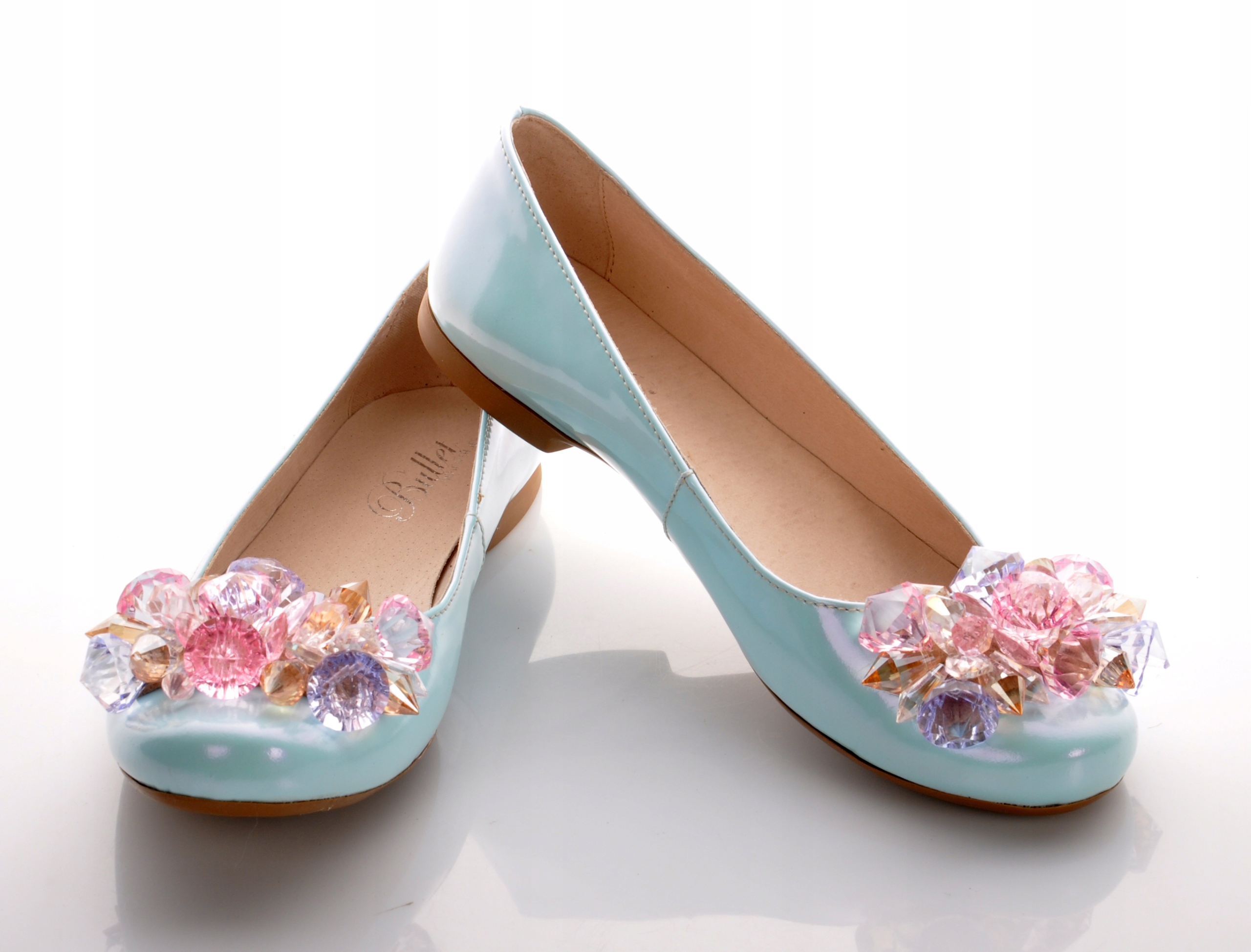 Baleriny skóra KAMYKI CYRKONIE OZDOBA RÓŻ BULLET42 Oryginalne opakowanie producenta pudełko