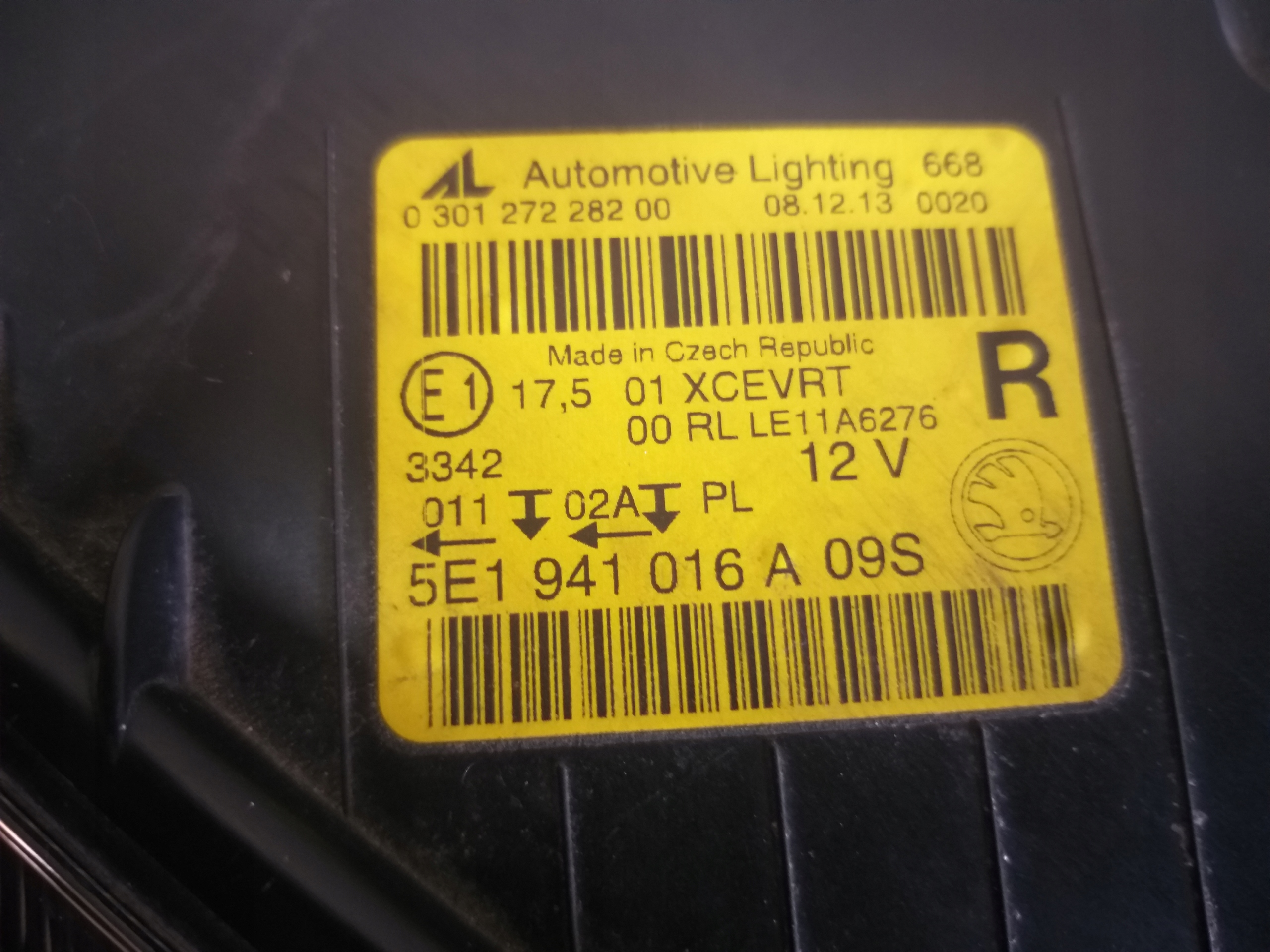 LAMPA LAMPY PRZÓD SKODA OCTAVIA III 3 XENON 5E1941 Typ samochodu Samochody osobowe