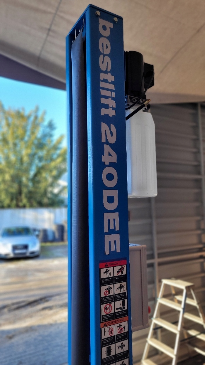 PODNOŚNIK DWUKOLUMNOWY BESTLIFT 240DEE + OLEJ Zasilanie 400 V