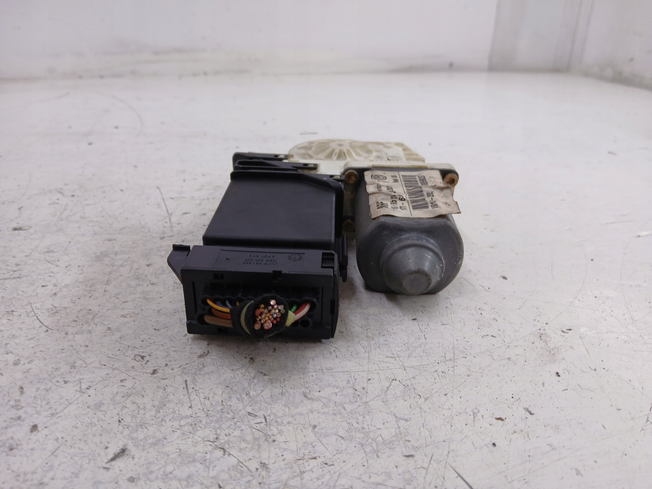 SEAT LEON and TOLEDO II mini motor windows right front 1J0959802G