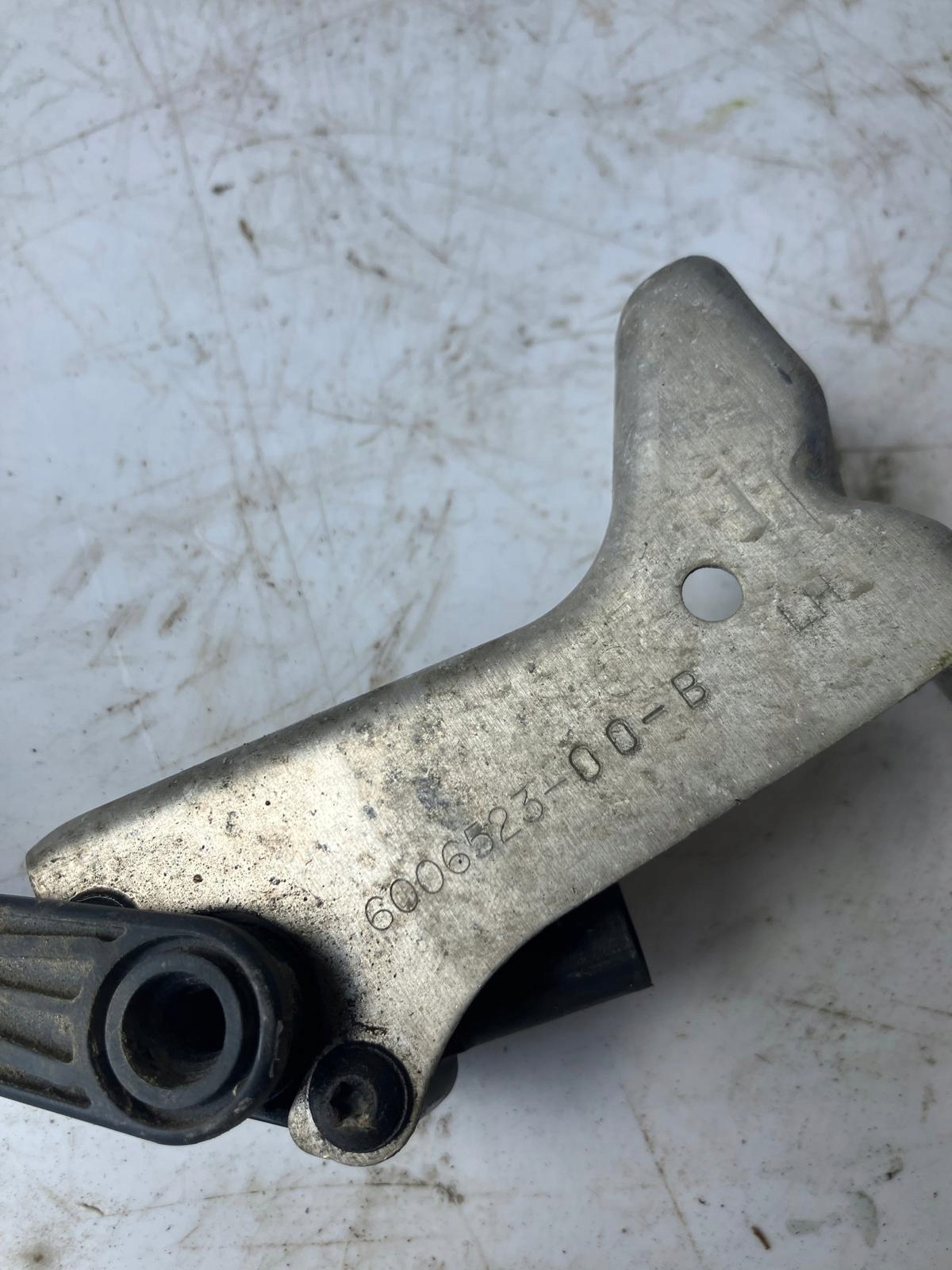 sensor POZIOMOWANIA left rear part TESLA MODEL S 1027971-00