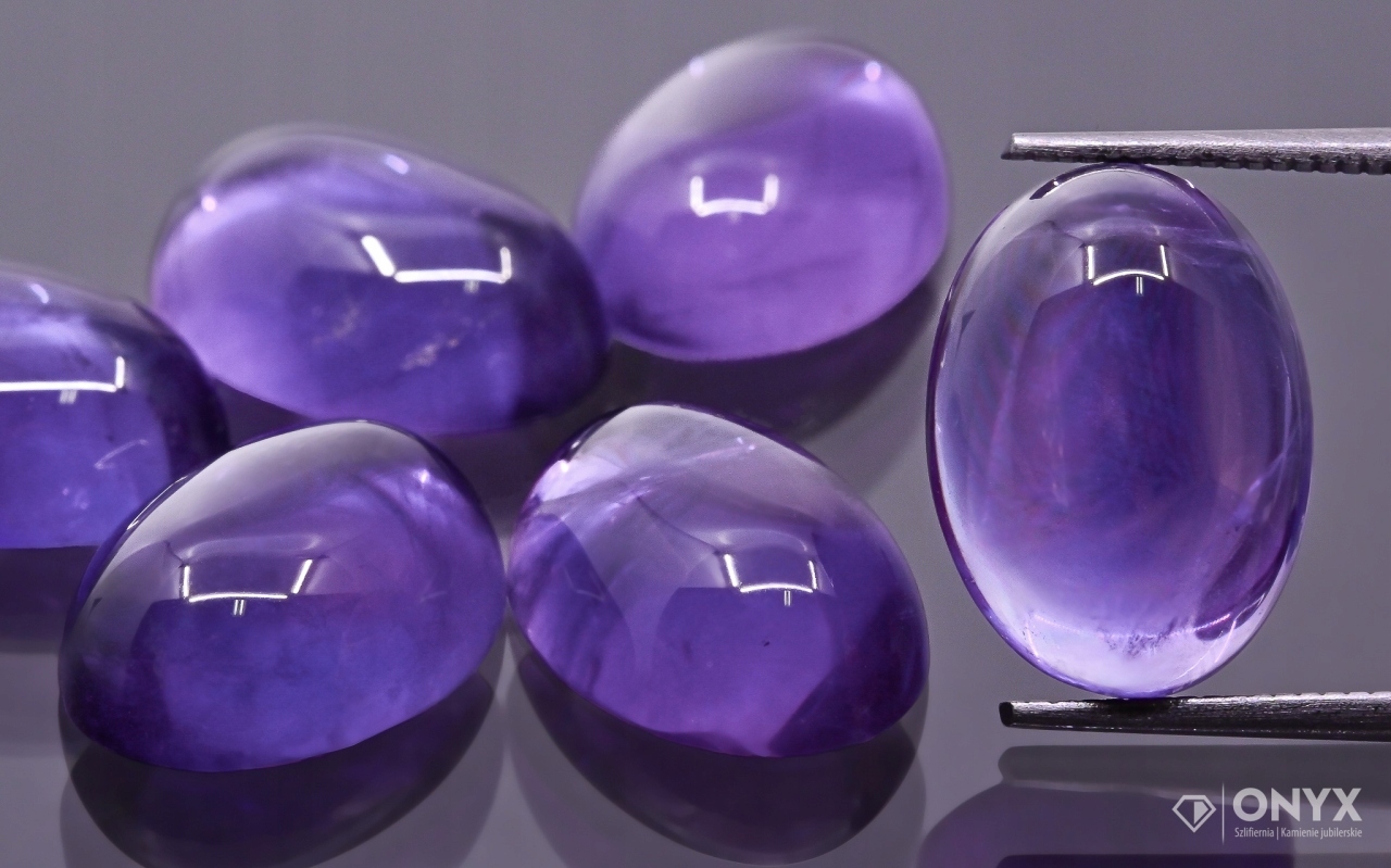 Ametyst A kabošon ovál 14x10 mm