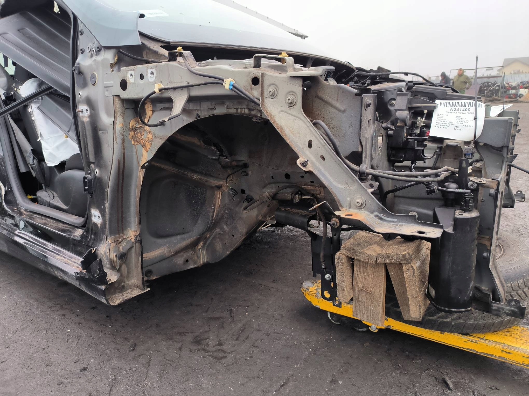 čtvrtka pravá předek RENAULT MEGANE IV LIFT