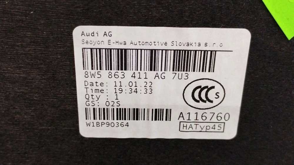 Audi A4 B9 8W sedan plato boot 8W5863411AG